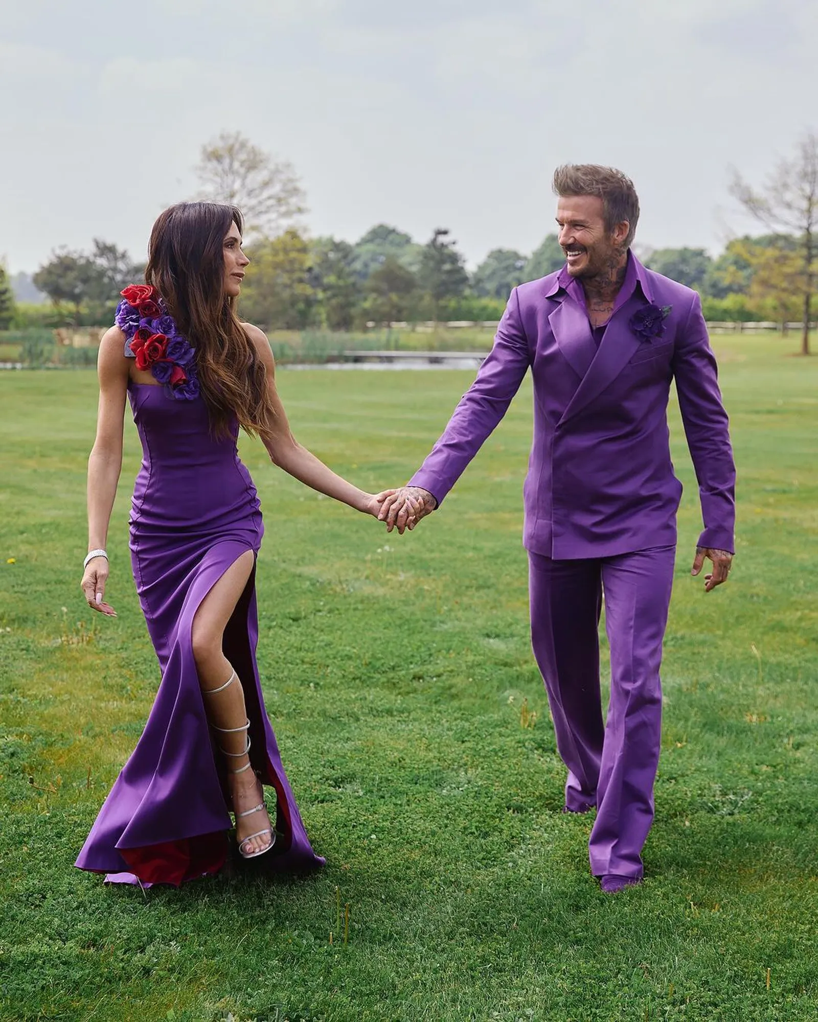 Victoria & David Beckham Rayakan Anniversary Pakai Baju Nikah Ungu