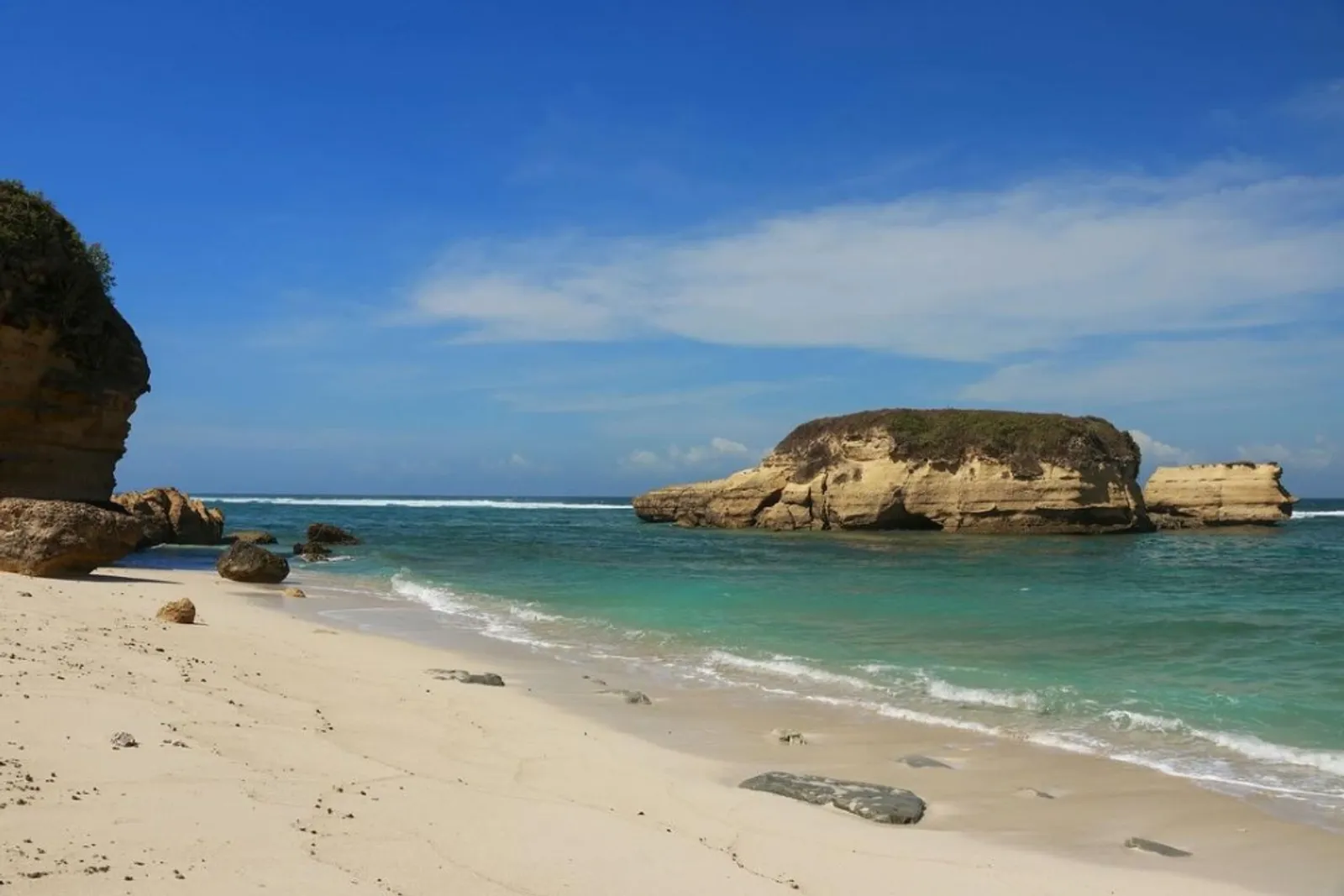 6 Aktivitas Seru di Pantai Kura-kura Lombok yang Harus Kamu Coba