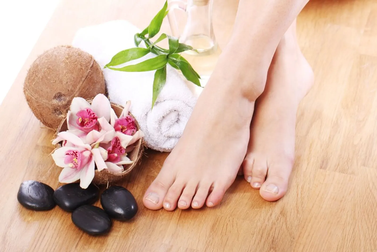 6 Rekomendasi Foot Scrub Terbaik untuk Kaki yang Halus dan Bersih