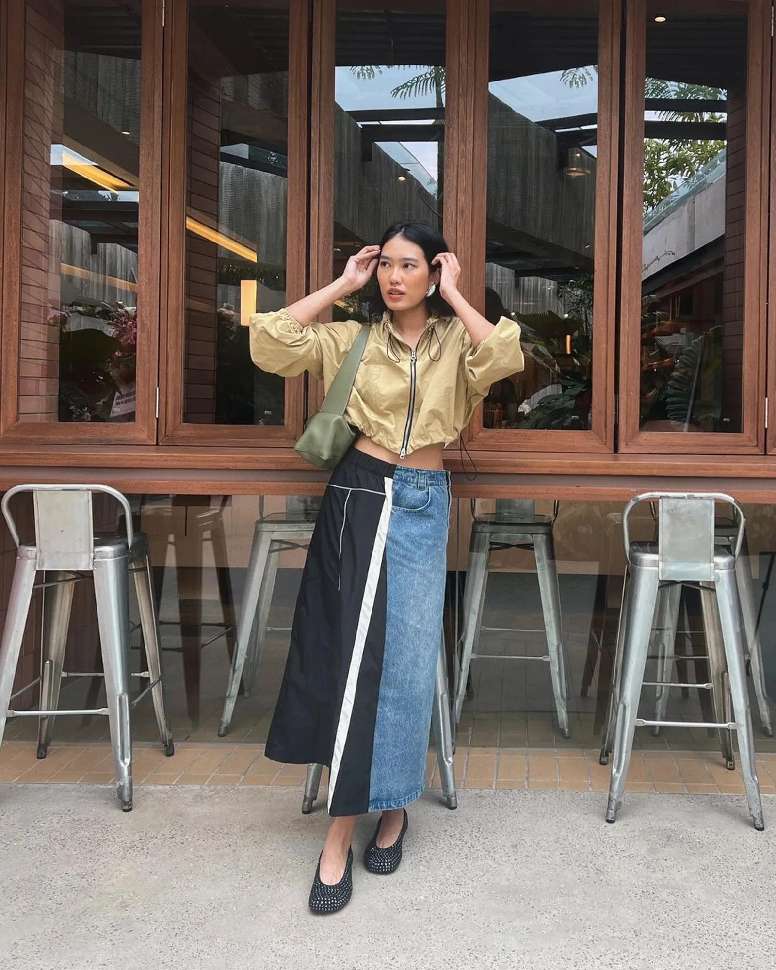 7 OOTD Rok Jeans Non Hijab Modis yang Effortless