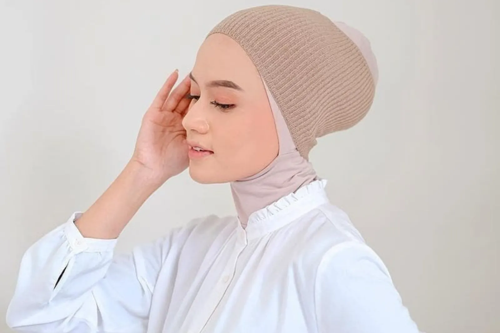 6 Rekomendasi Warna Ciput yang Cocok untuk Semua Warna Jilbab