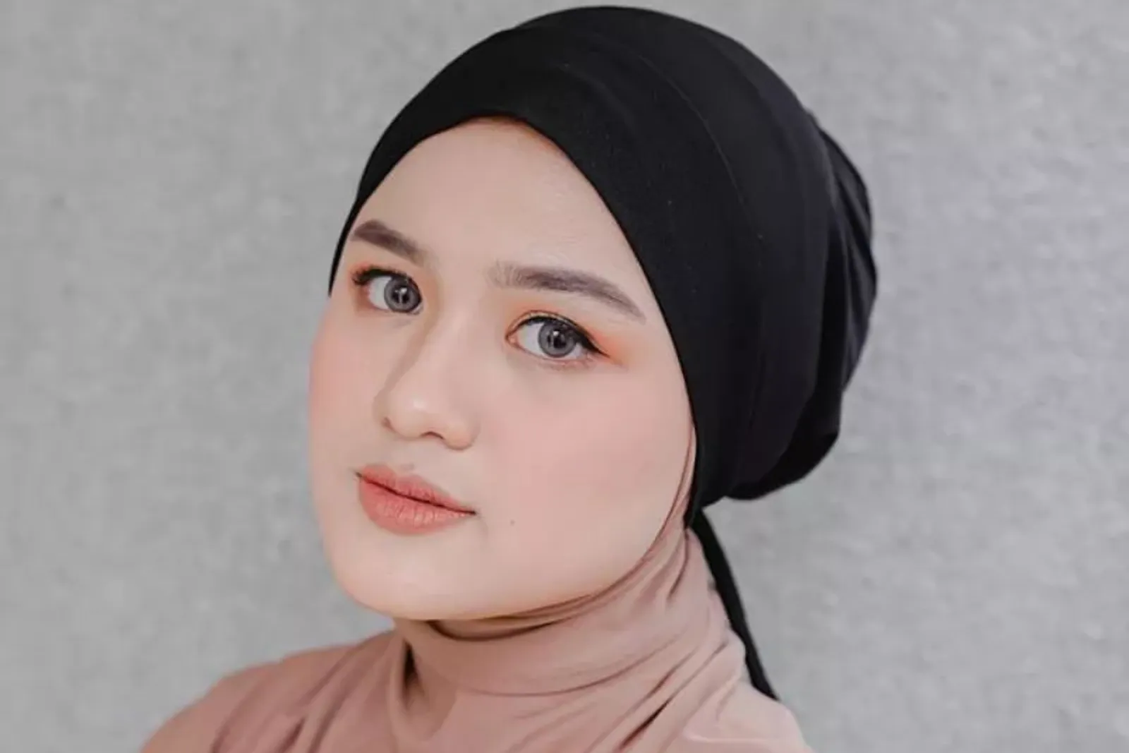 6 Rekomendasi Warna Ciput yang Cocok untuk Semua Warna Jilbab