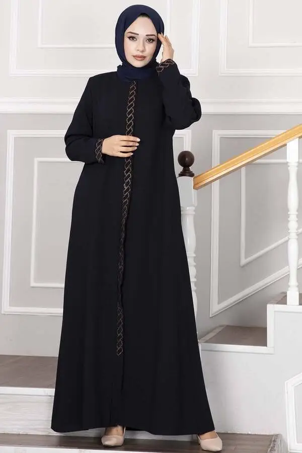 Gamis Hitam Cocok dengan Jilbab Warna Apa? Ini 20 Pilihannya