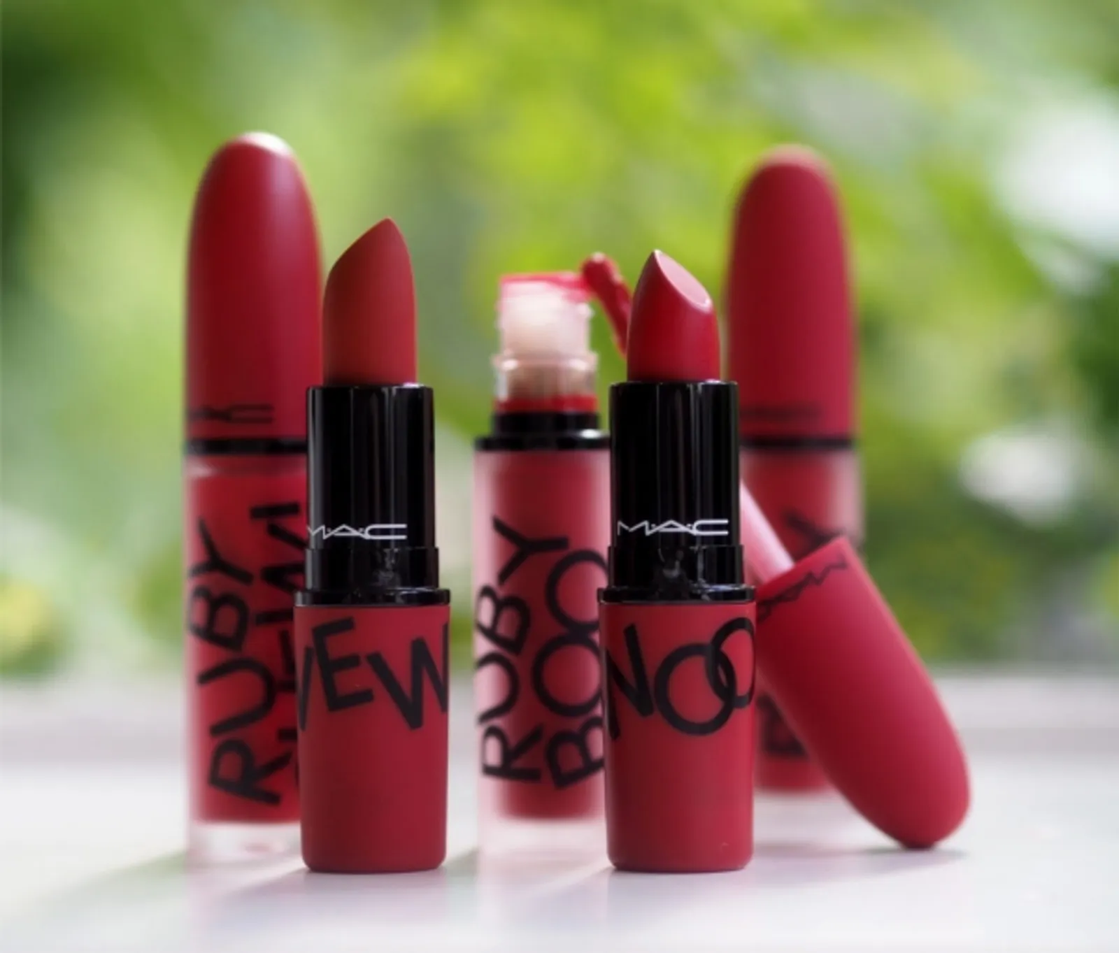 Warna Lipstik Ikonik dari 10 Brand Ternama Dunia 