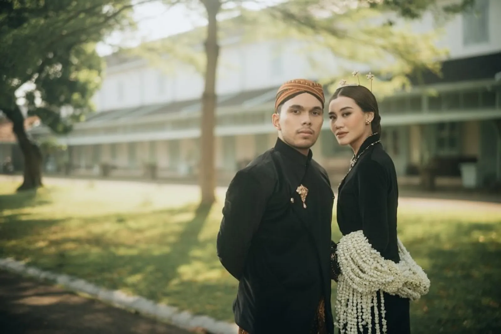 7 Foto Pre-Wedding Thariq Halilintar & Aaliyah Massaid, Beragam Konsep