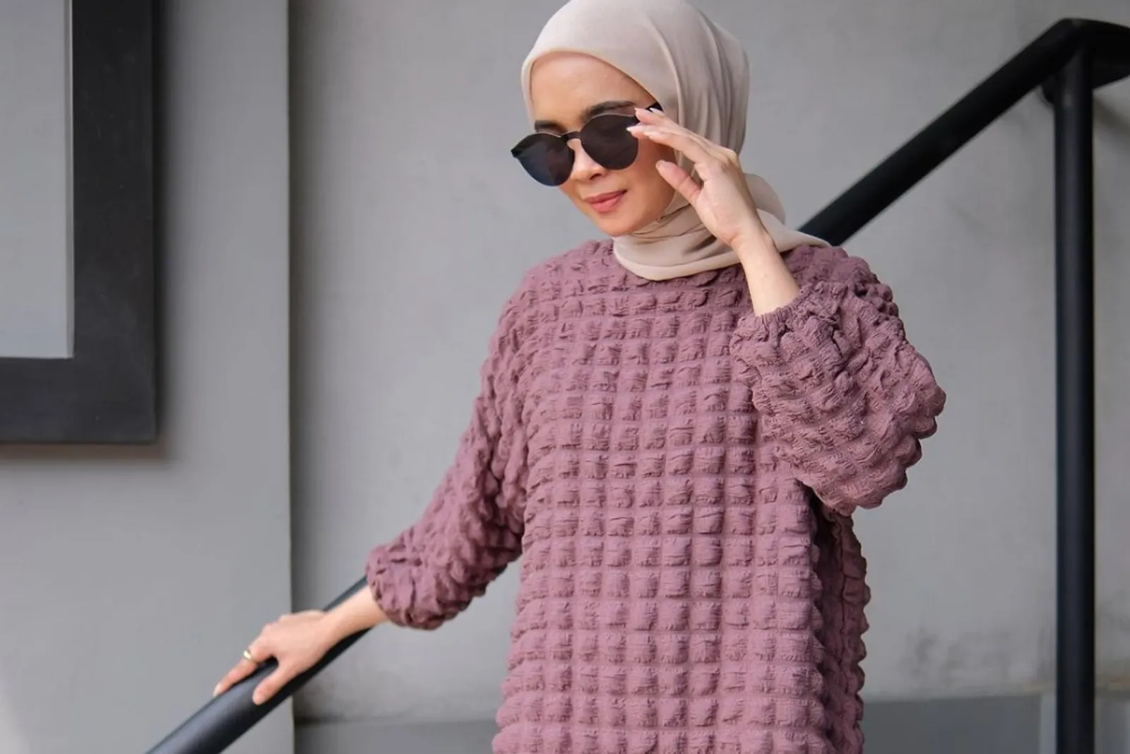 Baju Warna Mauve Cocok dengan Jilbab Warna Apa? Ini 7 Inspirasinya