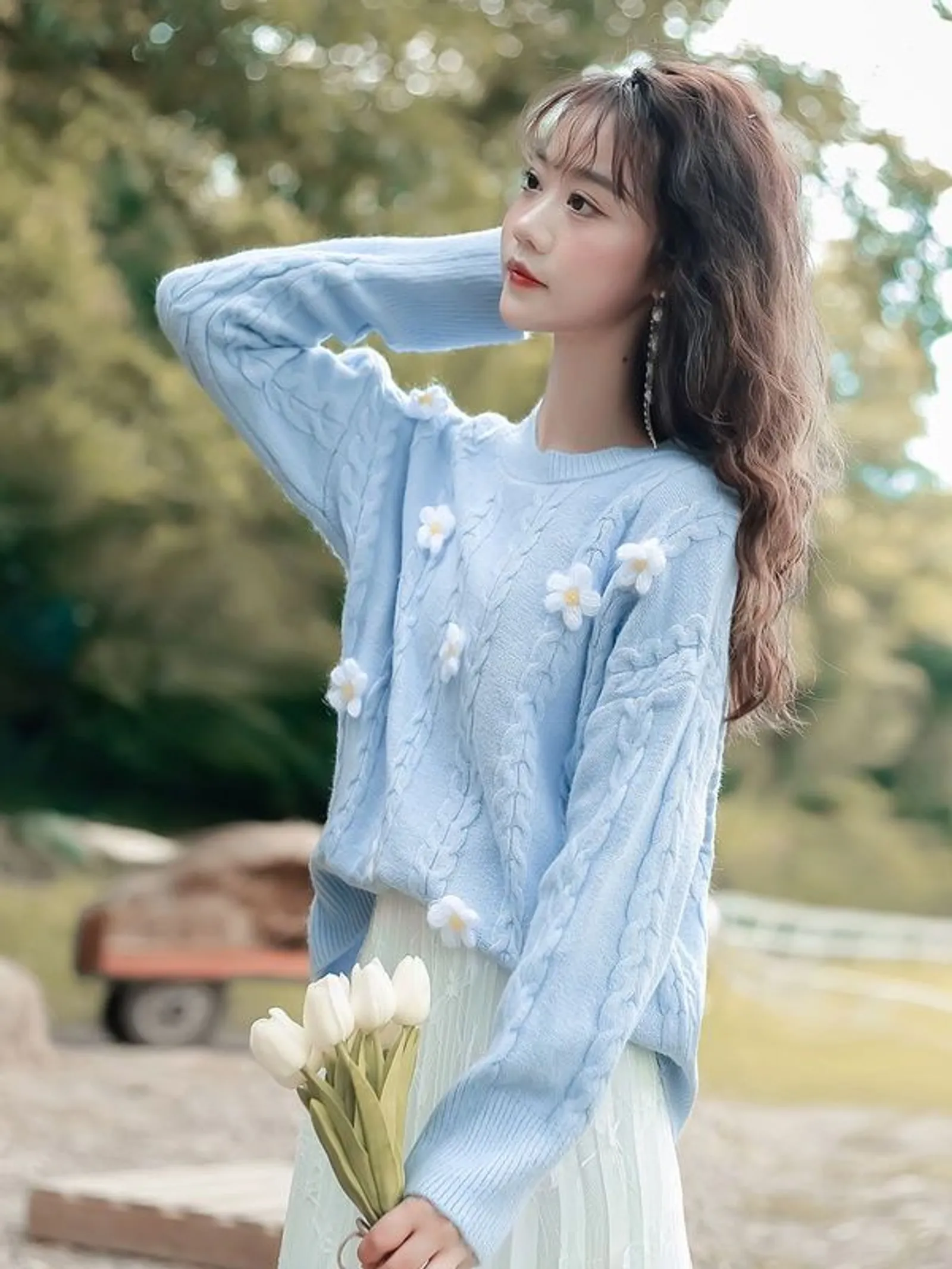 Warna yang Cocok dengan dengan Outfit Biru Langit dan Tipsnya