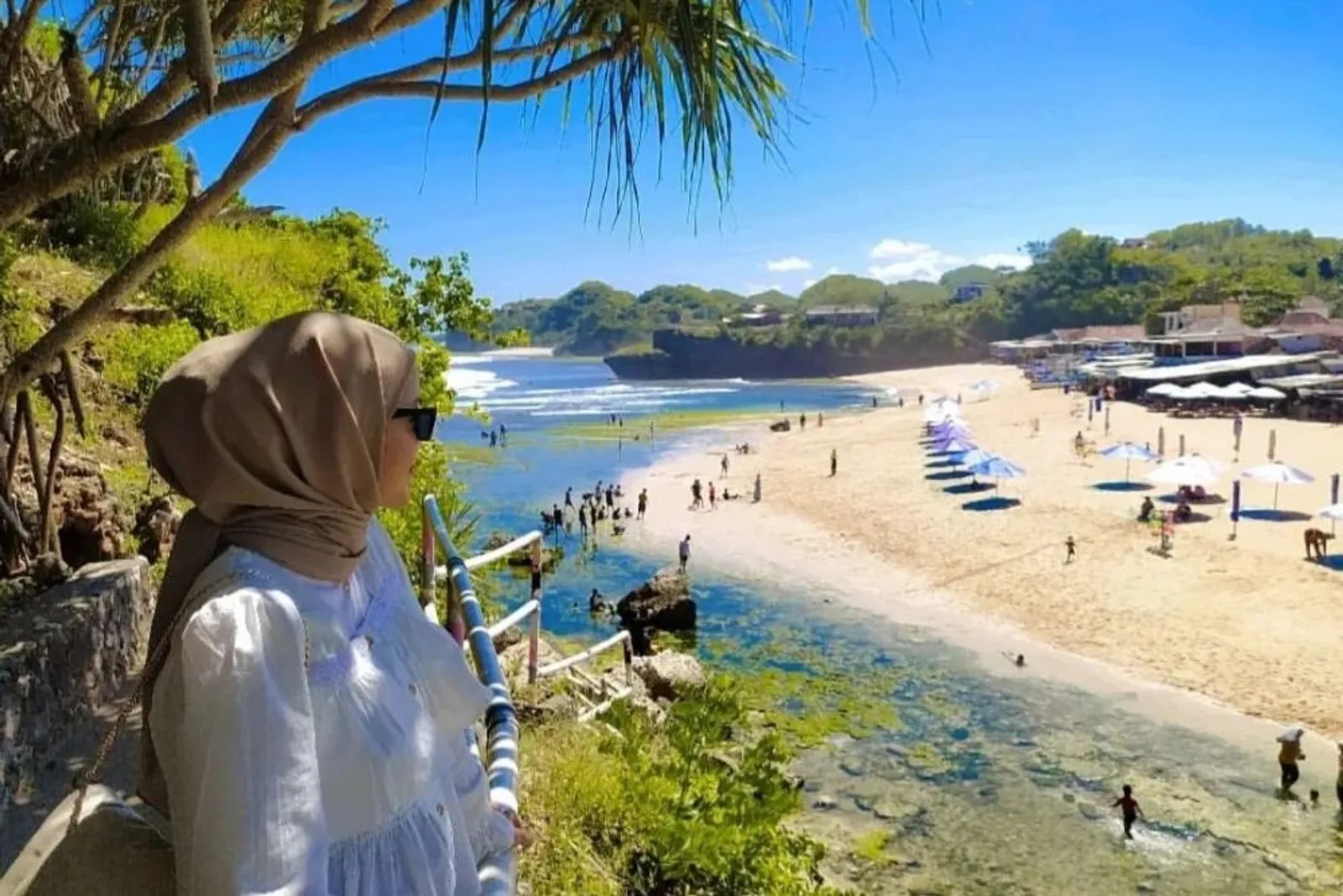 Pantai Drini Gunung Kidul: Lokasi, Tiket, dan Daya Tarik