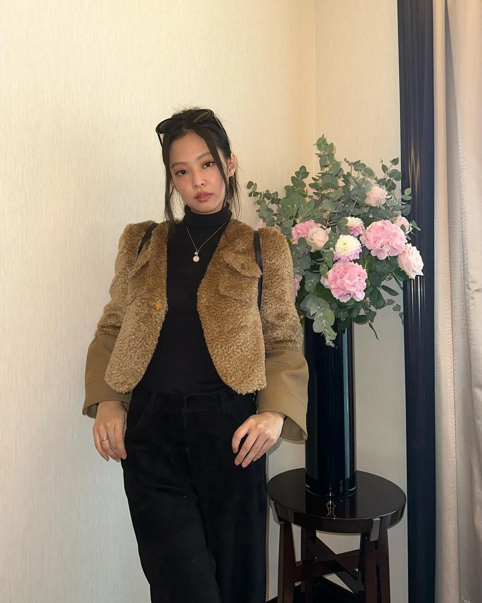 6 Inspirasi OOTD It Girl Style a La Jennie BLACKPINK, Modis!