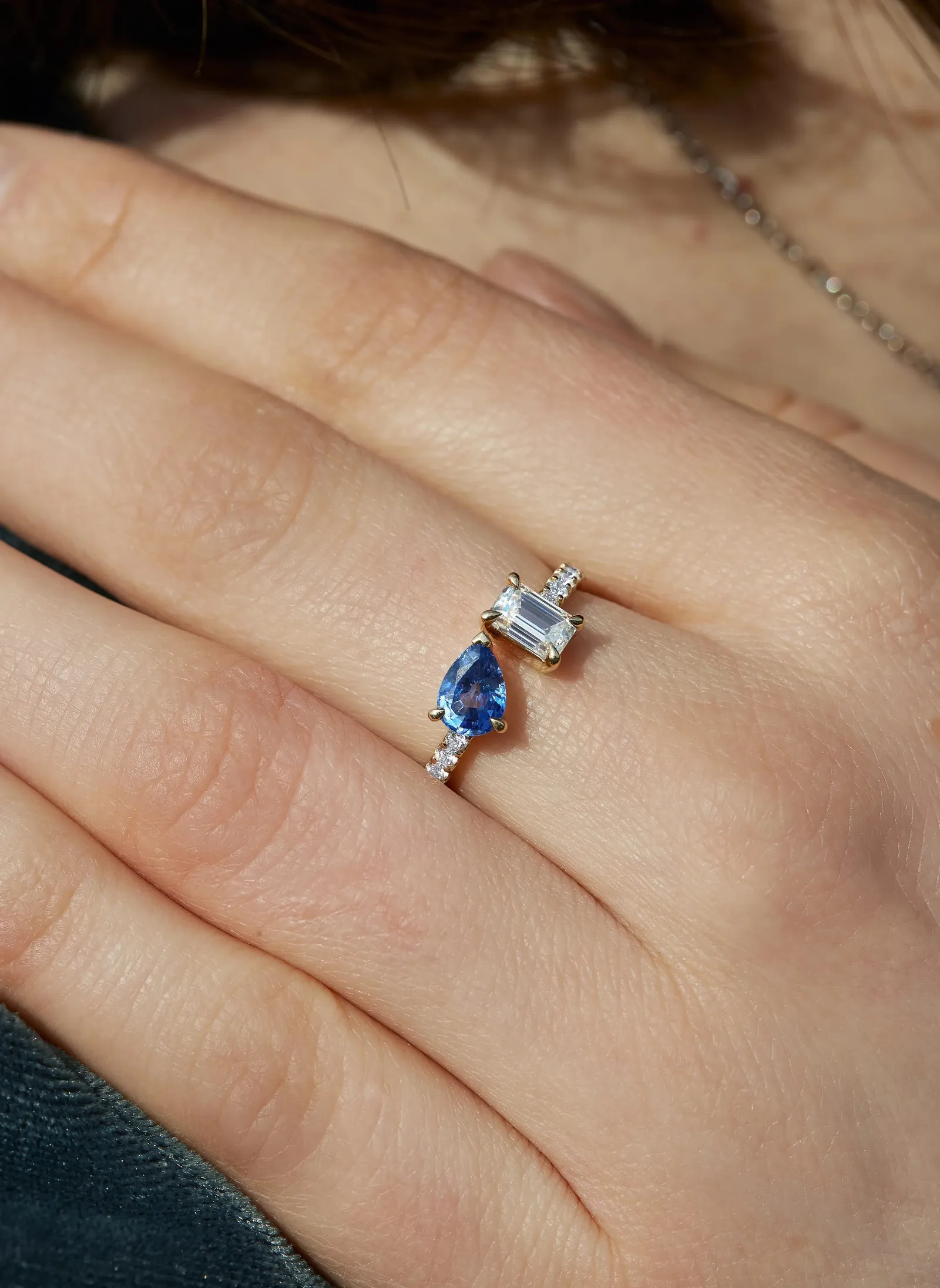 Model Cincin Batu Safir Wanita yang Tak Lekang oleh Waktu