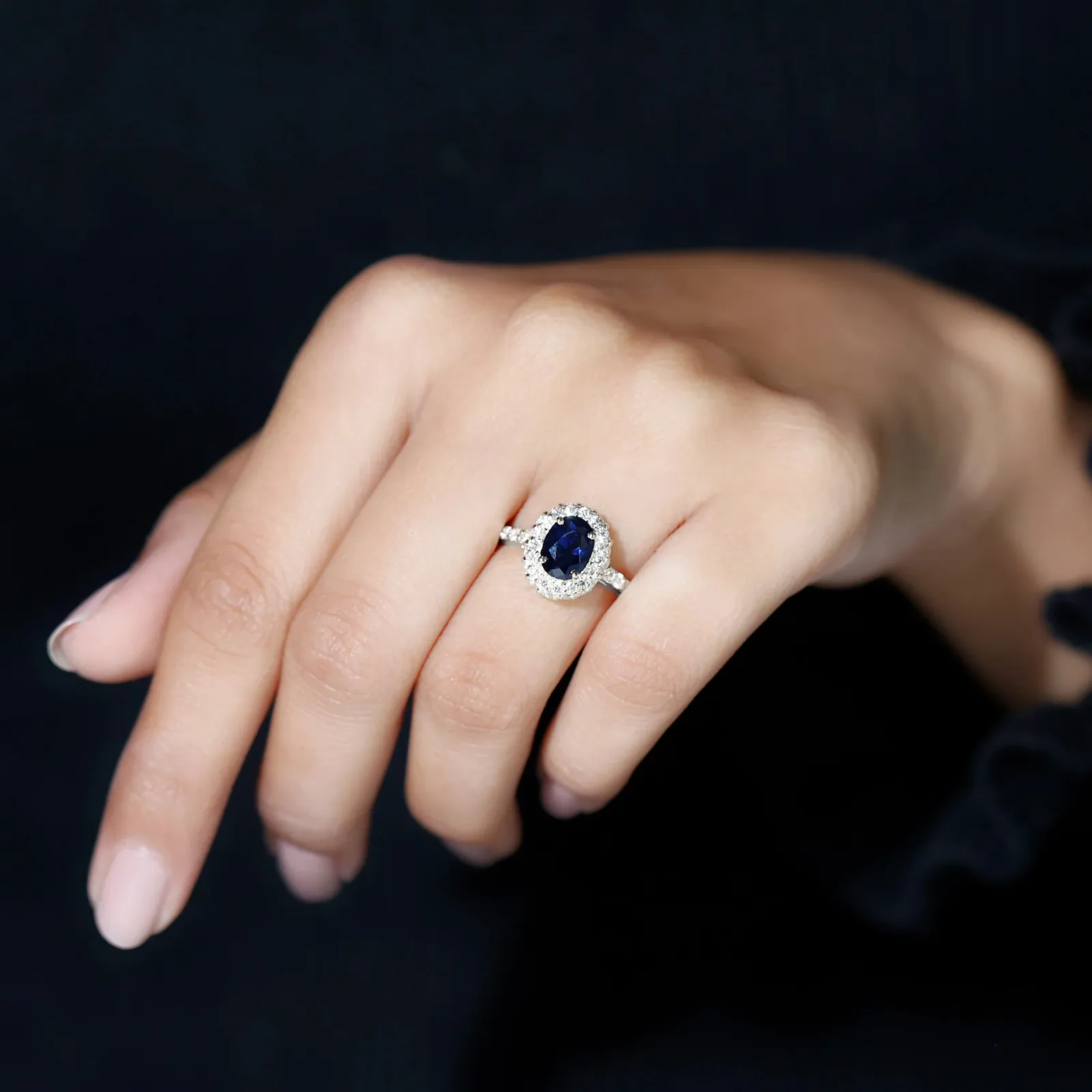 Model Cincin Batu Safir Wanita yang Tak Lekang oleh Waktu