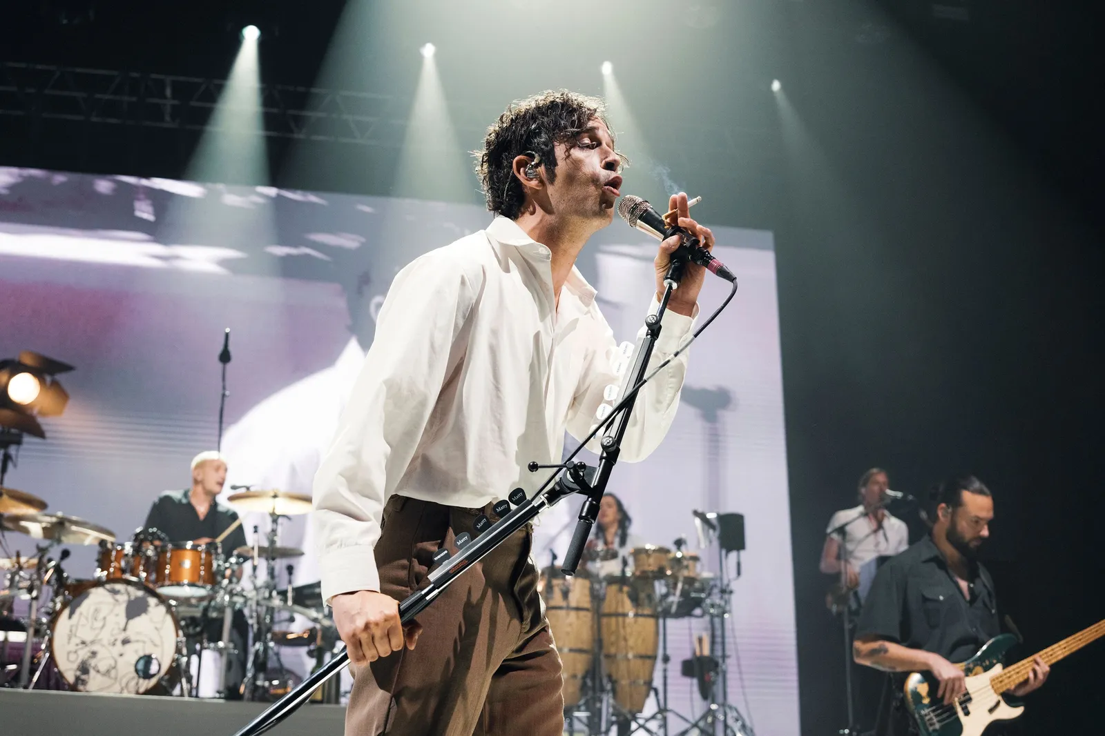 The 1975 & Matty Healy Dituntut Rp39 Miliar, Buntut Aksi Ciuman