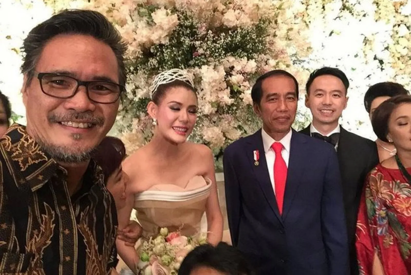 Beruntung! 7 Pernikahan Artis Ini Dihadiri Langsung Presiden Jokowi