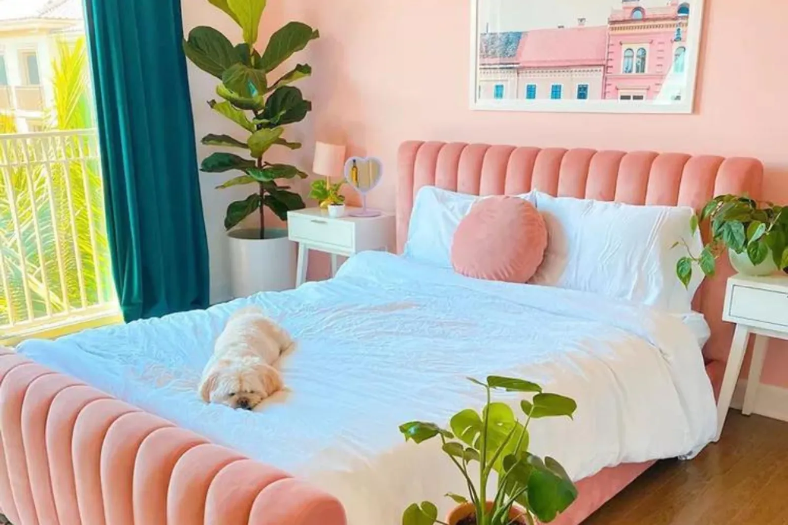 6 Desain Kamar Pink Aesthetic yang Cantik