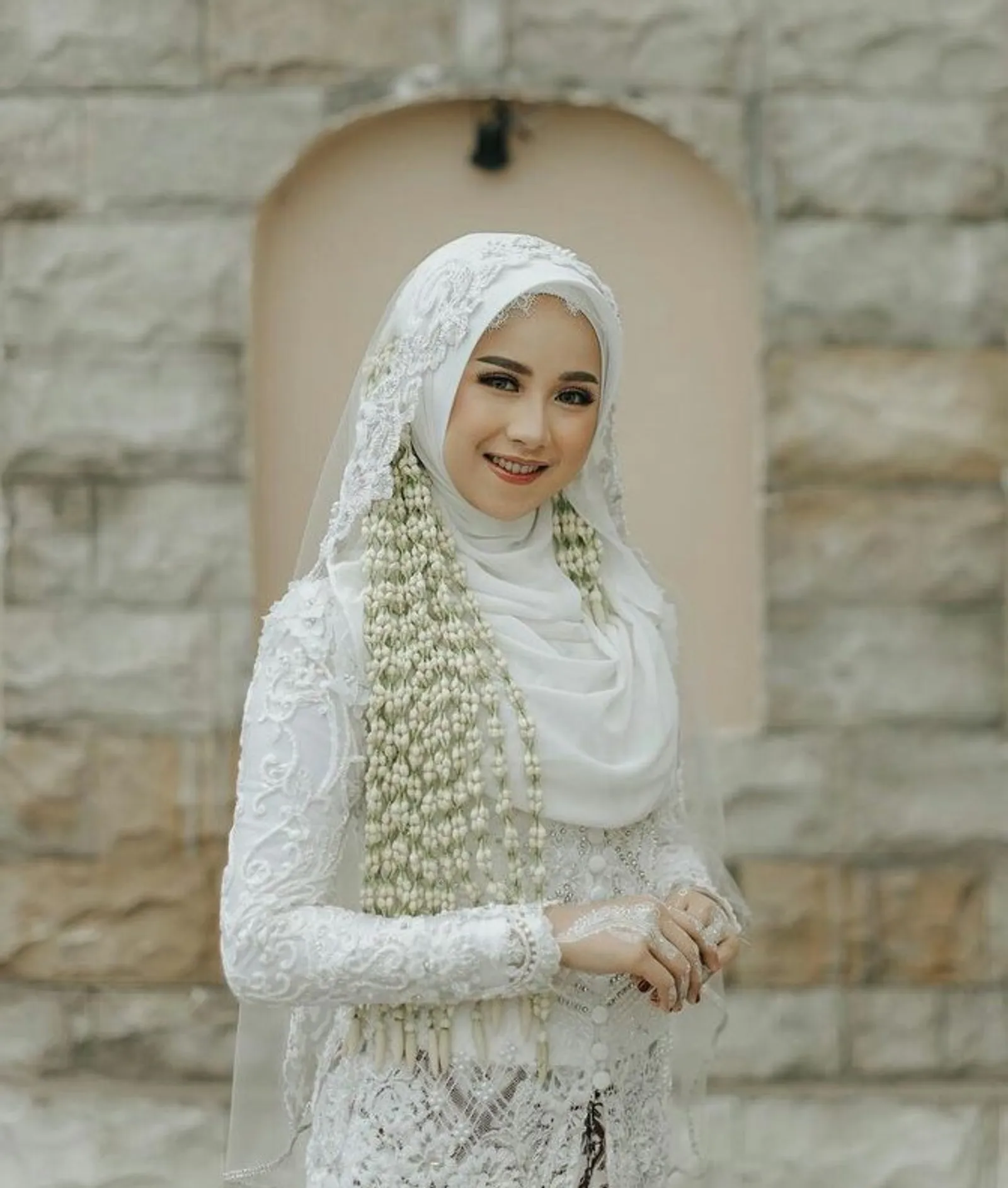 Baju Pengantin Adat Jawa Hijab Modern, Memesona!