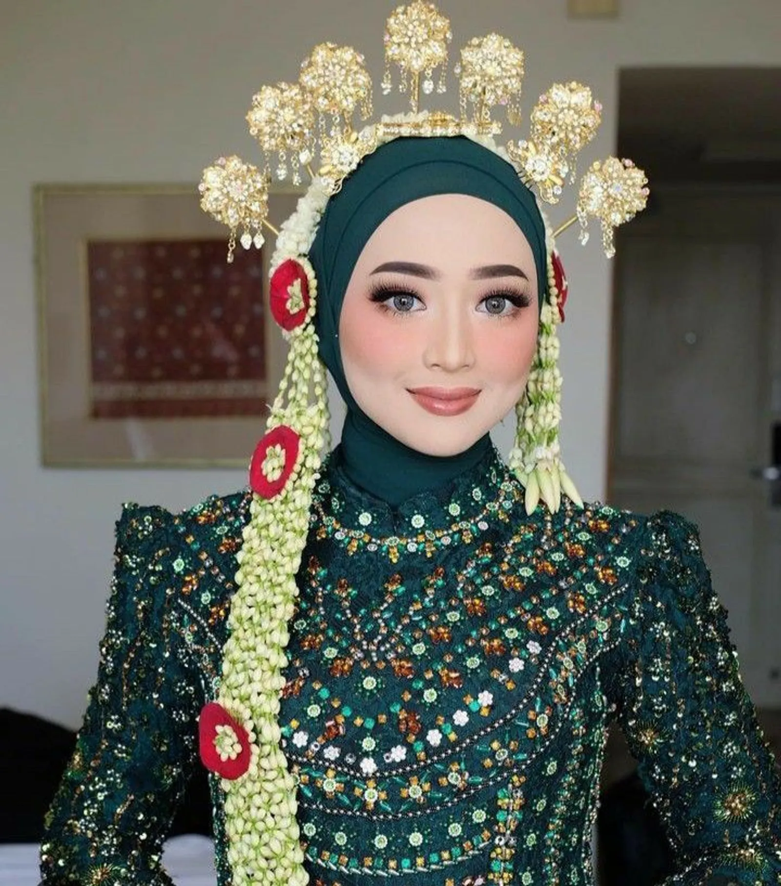 Baju Pengantin Adat Jawa Hijab Modern, Memesona!