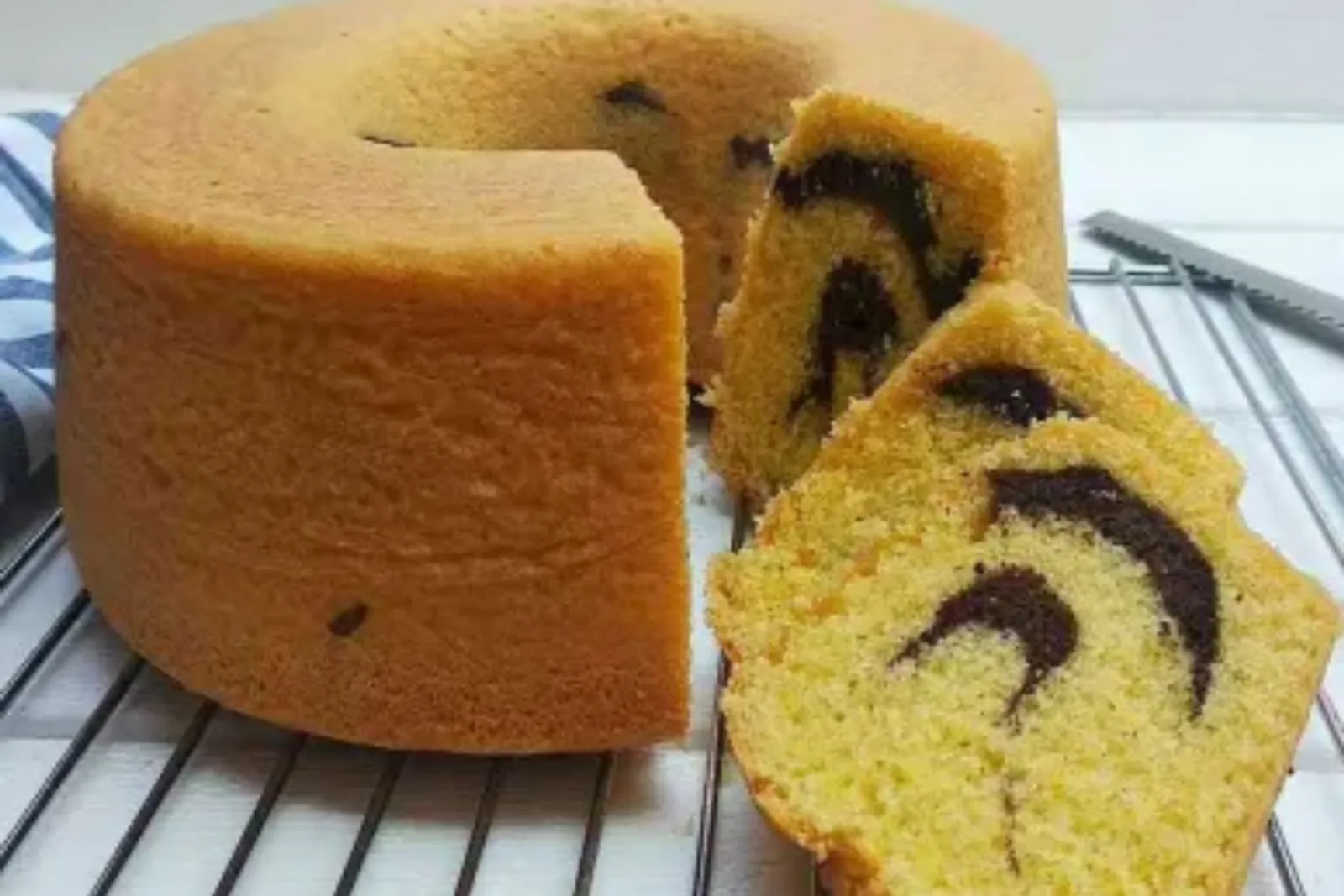 5 Resep Bolu Kukus Tanpa Mixer Lembut dan Anti Gagal