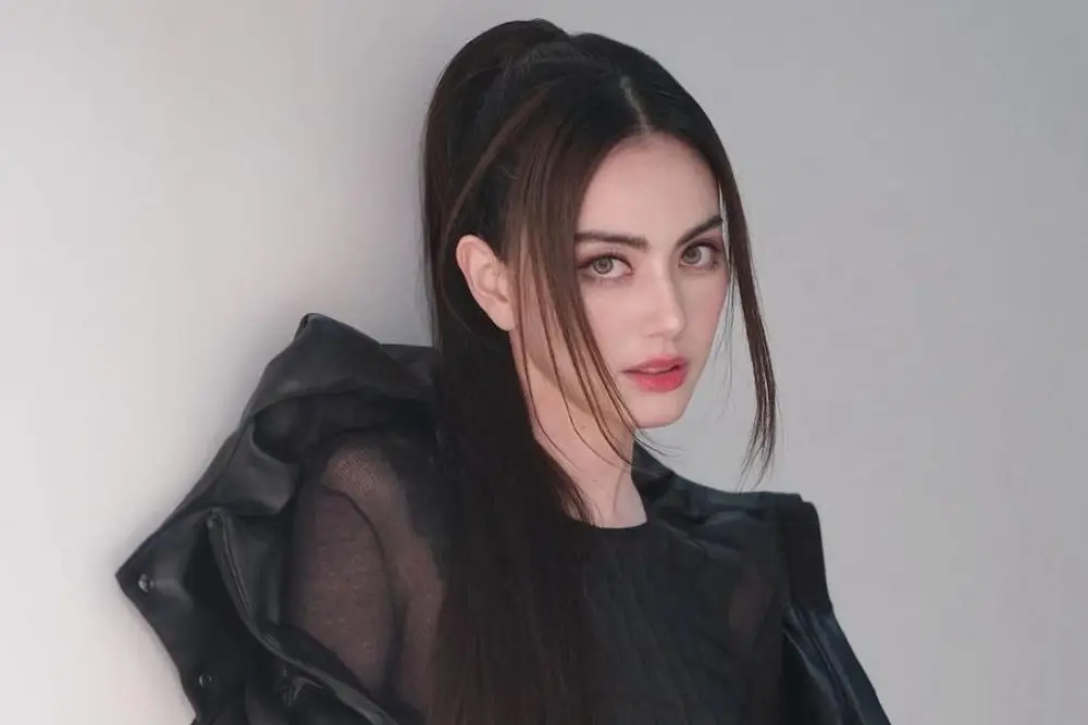 Gaya Makeup Davika Hoorne, Selalu Tampil Sempurna