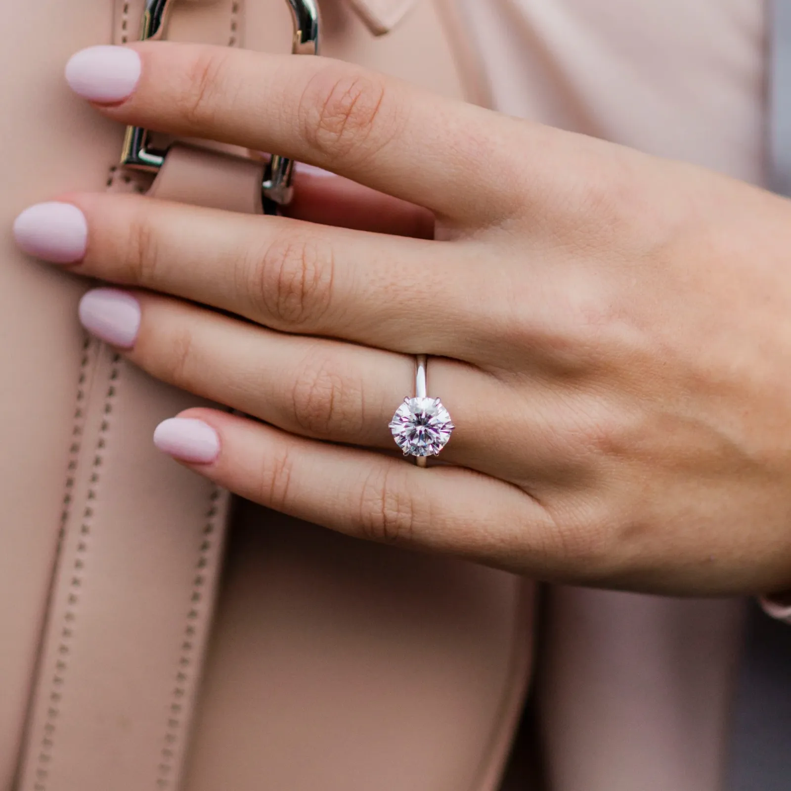 7 Fakta Menarik Cincin Solitaire, Cincin Favorit untuk Tunangan