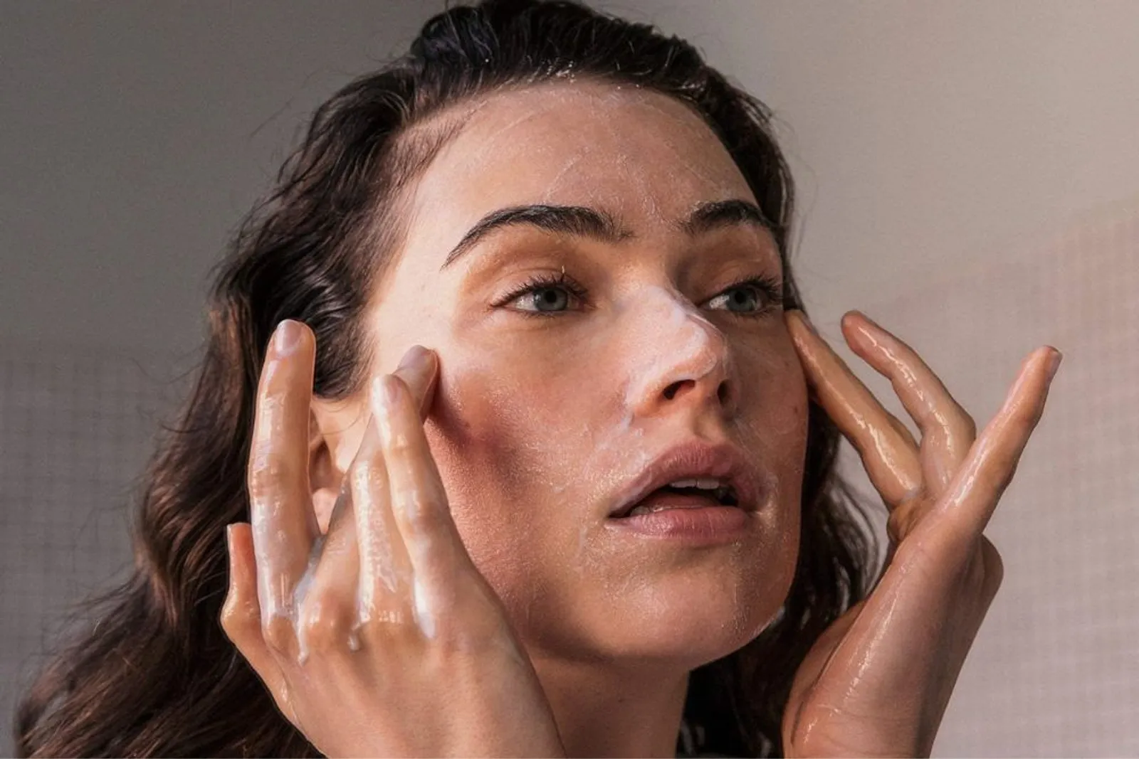 7 Facial Wash untuk Kulit Bruntusan, Membersihkan dan Menutrisi