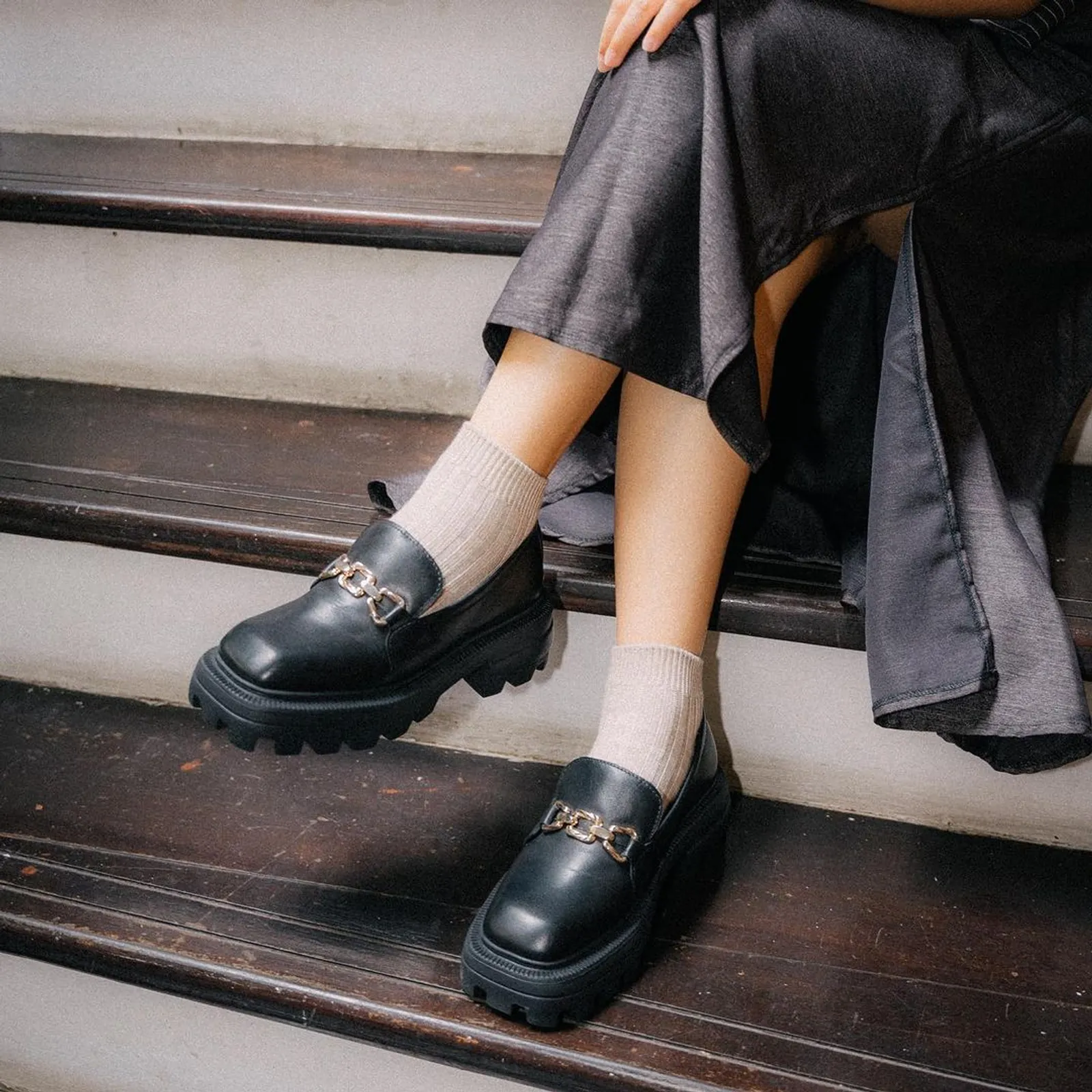 7 Rekomendasi Loafers Wanita Brand Lokal Kekinian