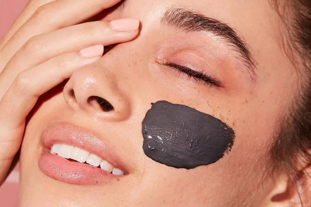 7 Clay Mask untuk Kulit Kombinasi: Membersihkan & Menutrisi