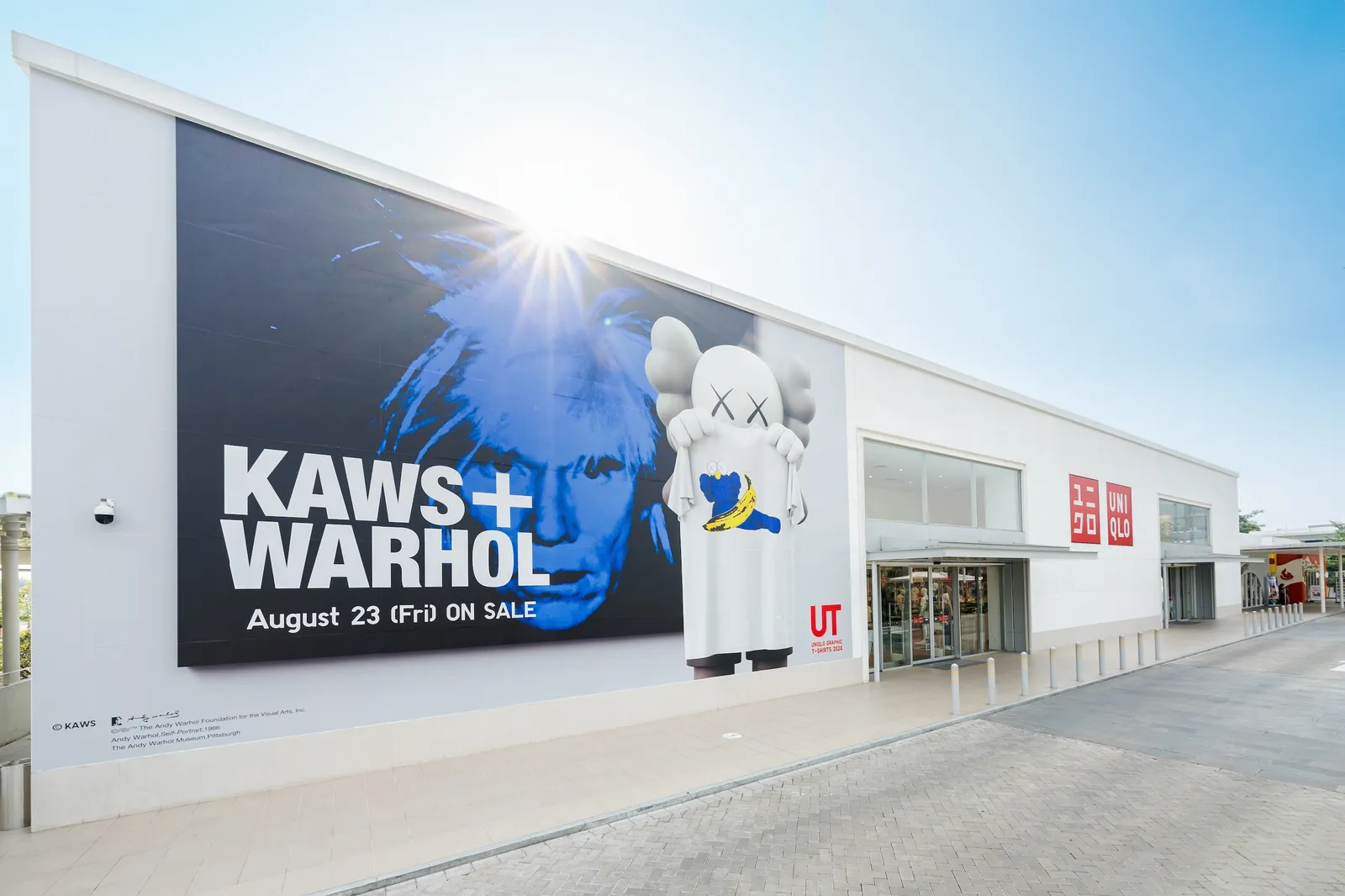 UNIQLO Rilis Kolaborasi Ikonik  UT Spesial KAWS + Warhol