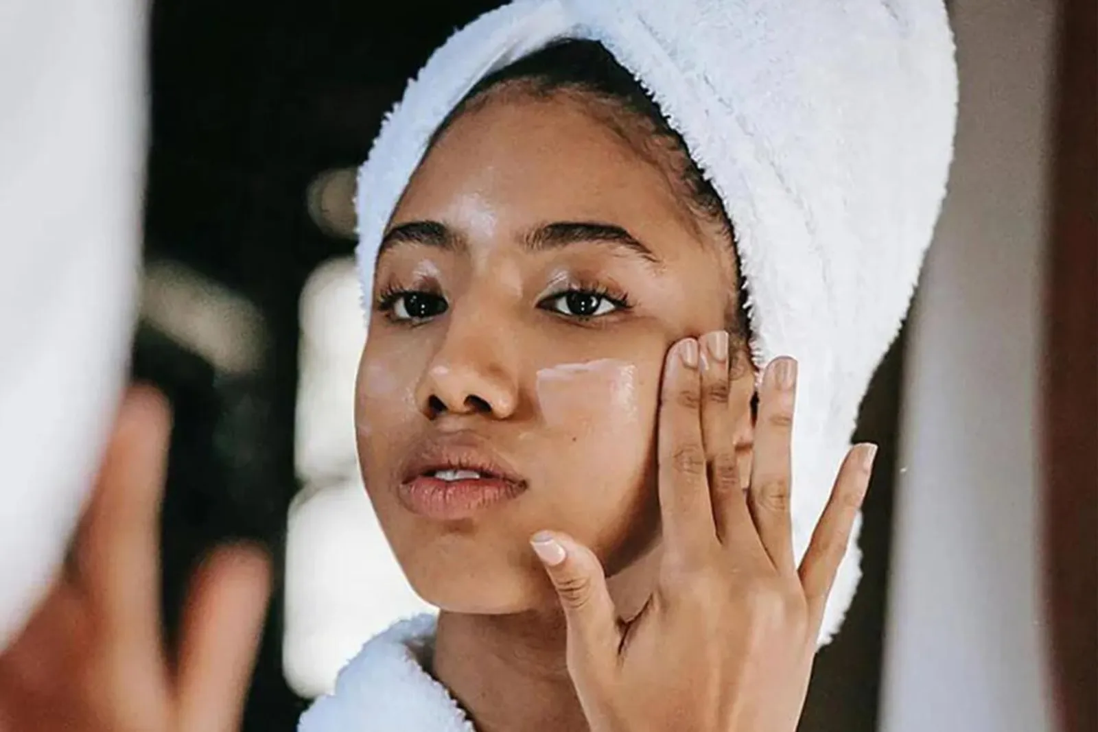 7 Cara Mengatasi Wajah Bruntusan Akibat Skincare