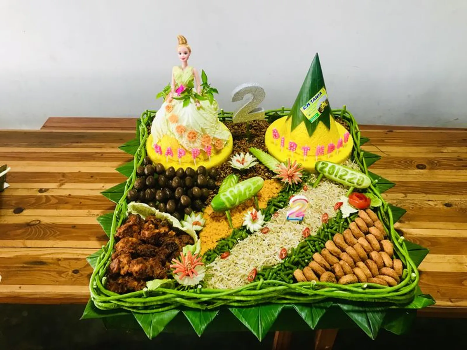 10 Kreasi Nasi Tumpeng Sederhana tapi Menarik untuk 17 Agustus