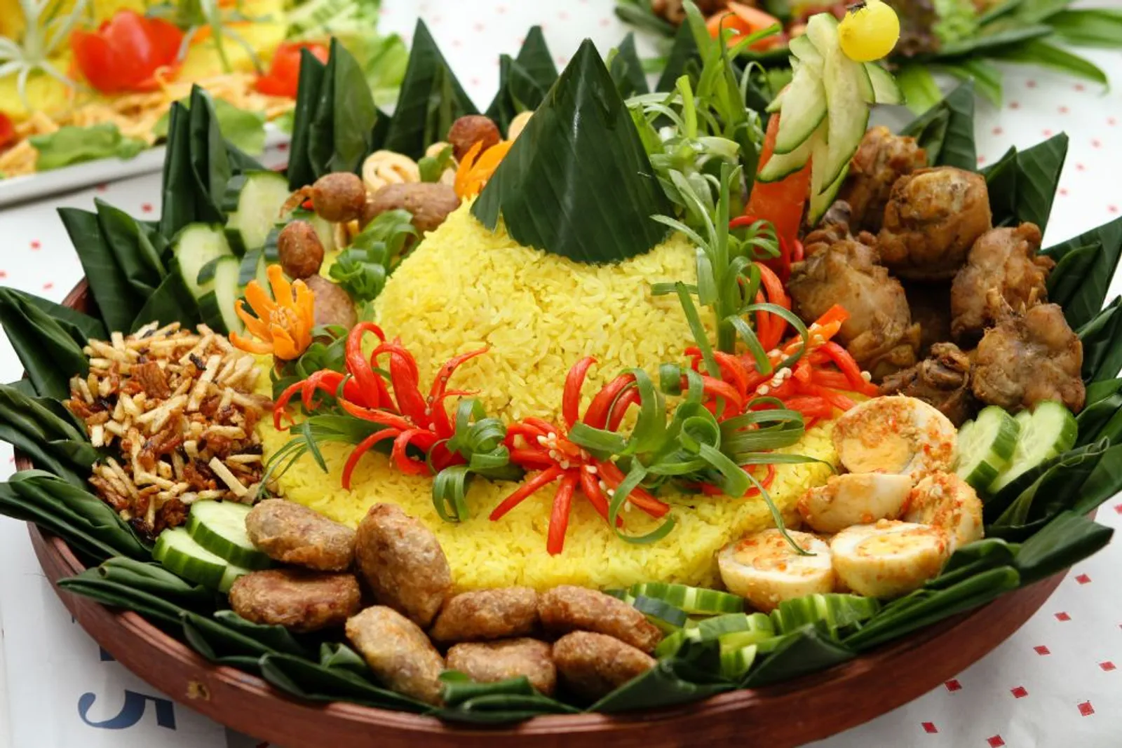 10 Kreasi Nasi Tumpeng Sederhana tapi Menarik untuk 17 Agustus