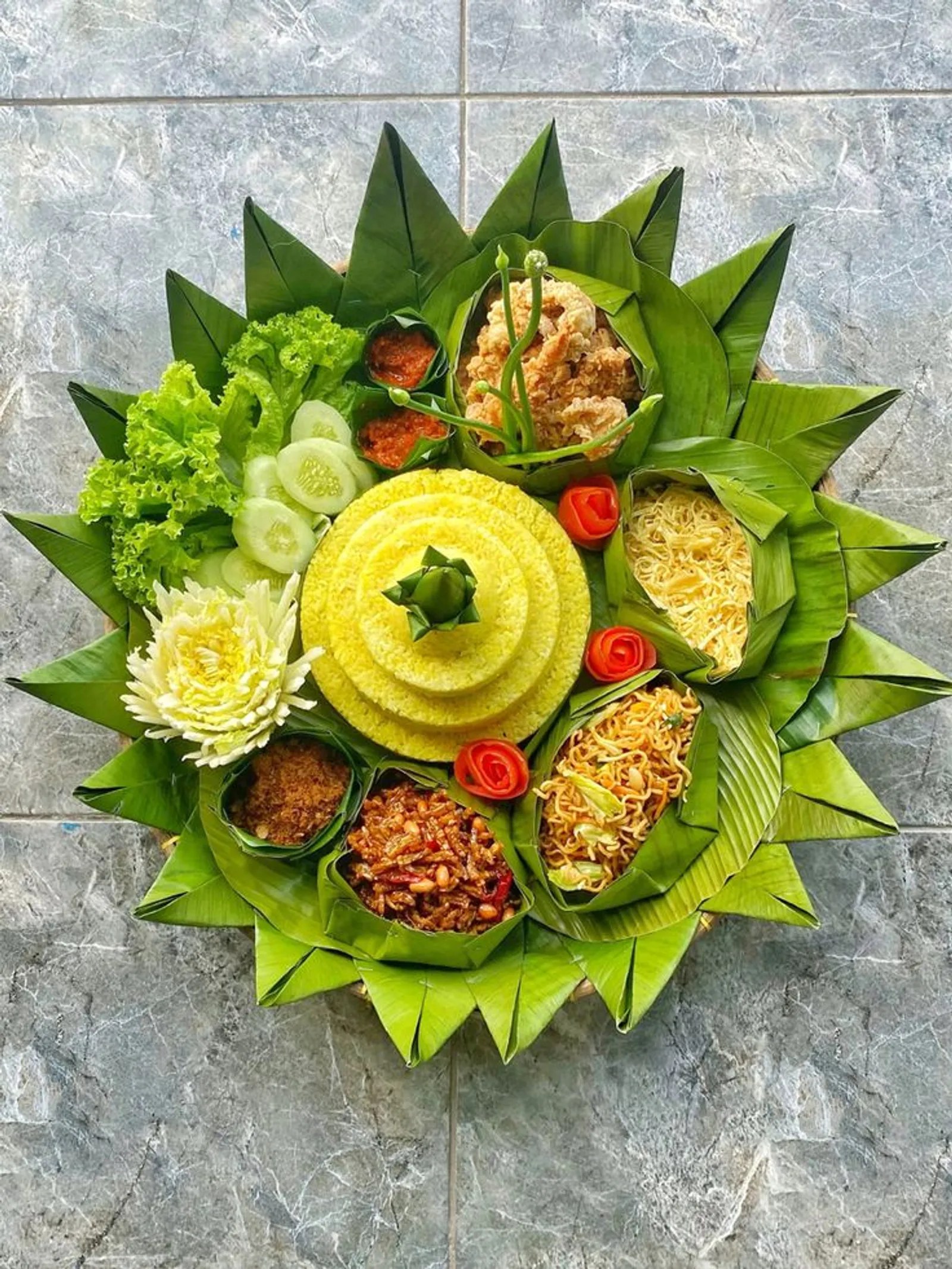 10 Kreasi Nasi Tumpeng Sederhana tapi Menarik untuk 17 Agustus