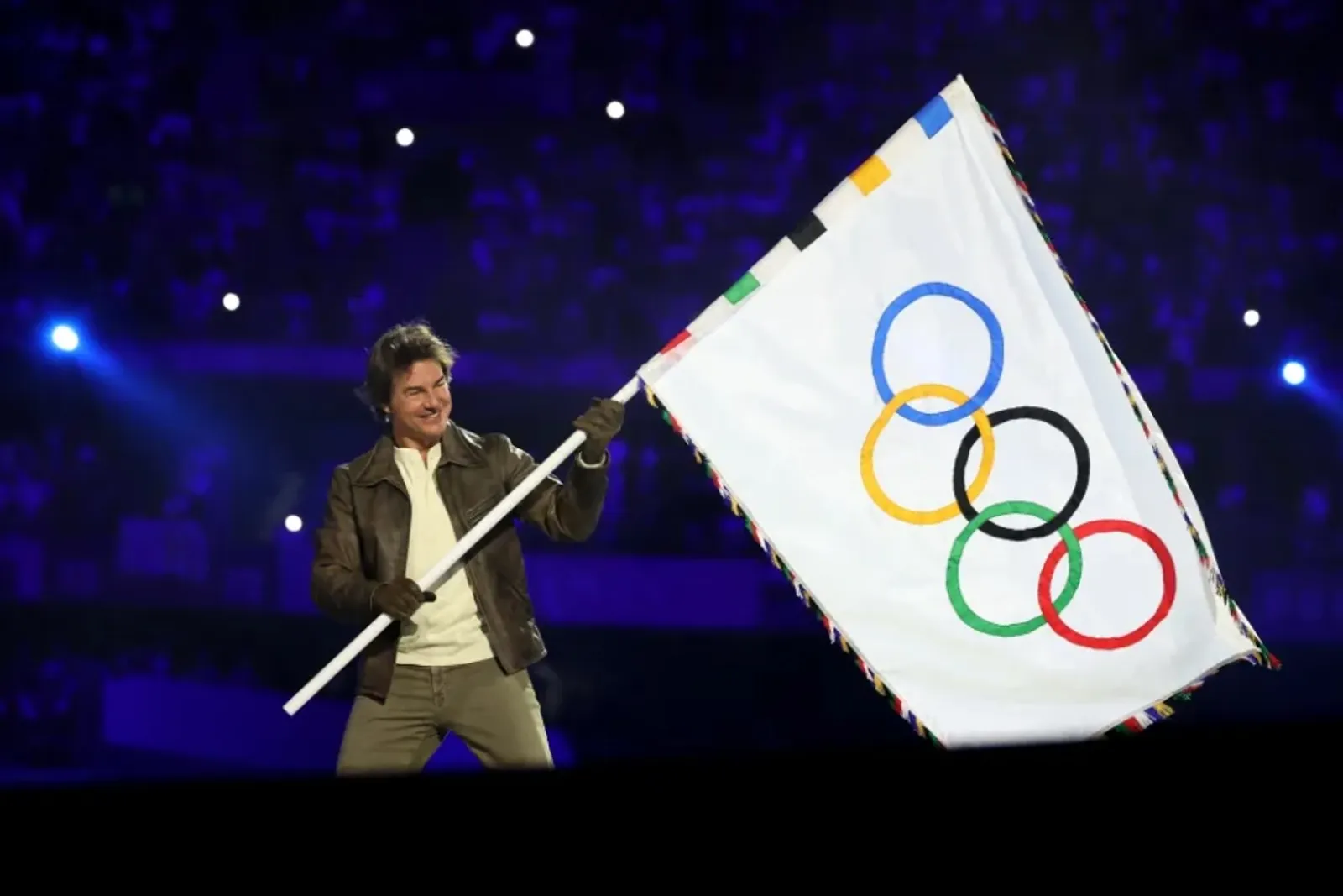 Ikoniknya Tom Cruise di Closing Ceremony Olimpiade Paris 2024