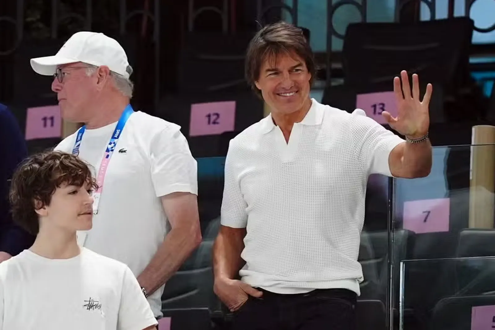 Ikoniknya Tom Cruise di Closing Ceremony Olimpiade Paris 2024