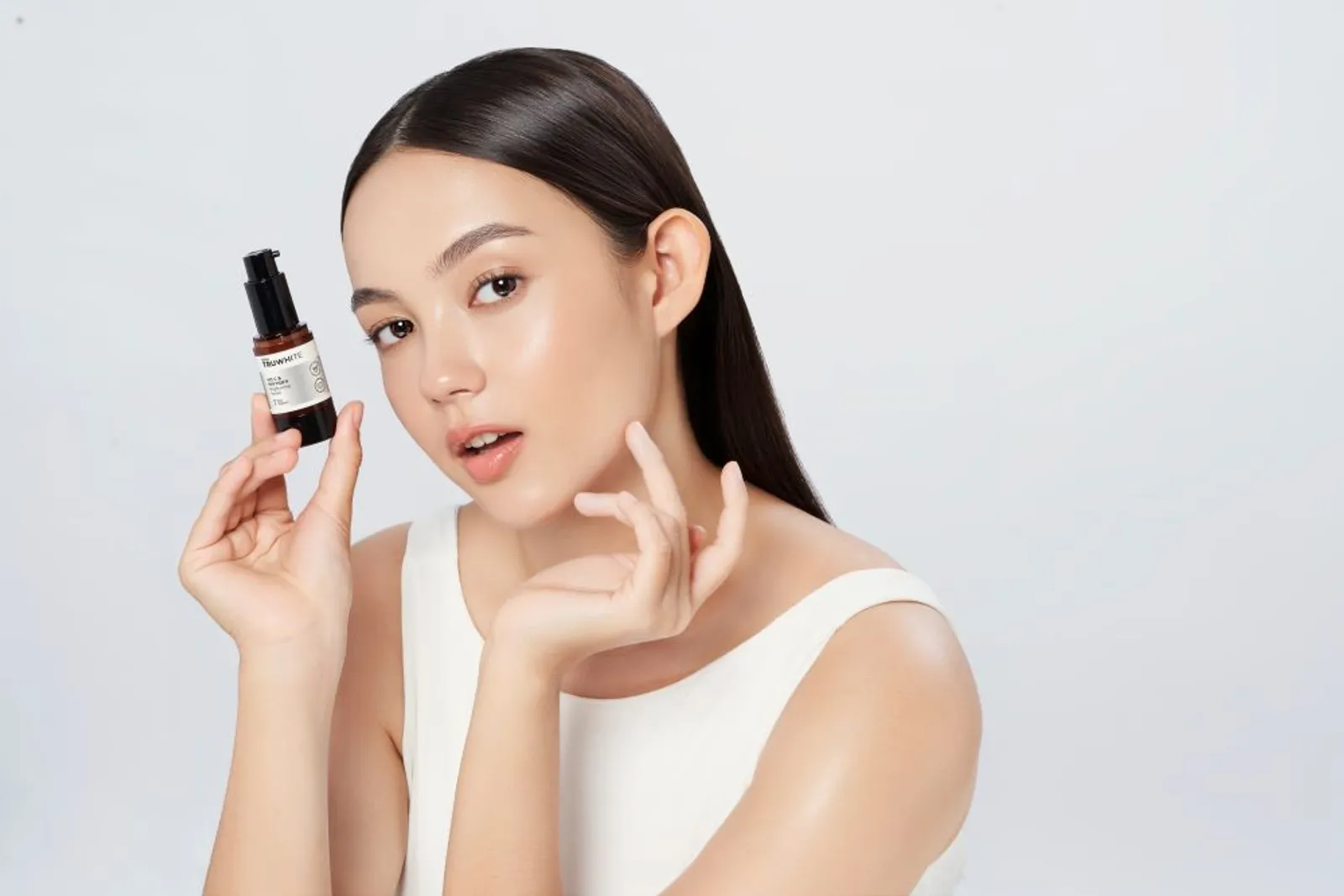 Ini Serum Vitamin C yang Bikin Kulit Kamu Glowing Tanpa Breakout!