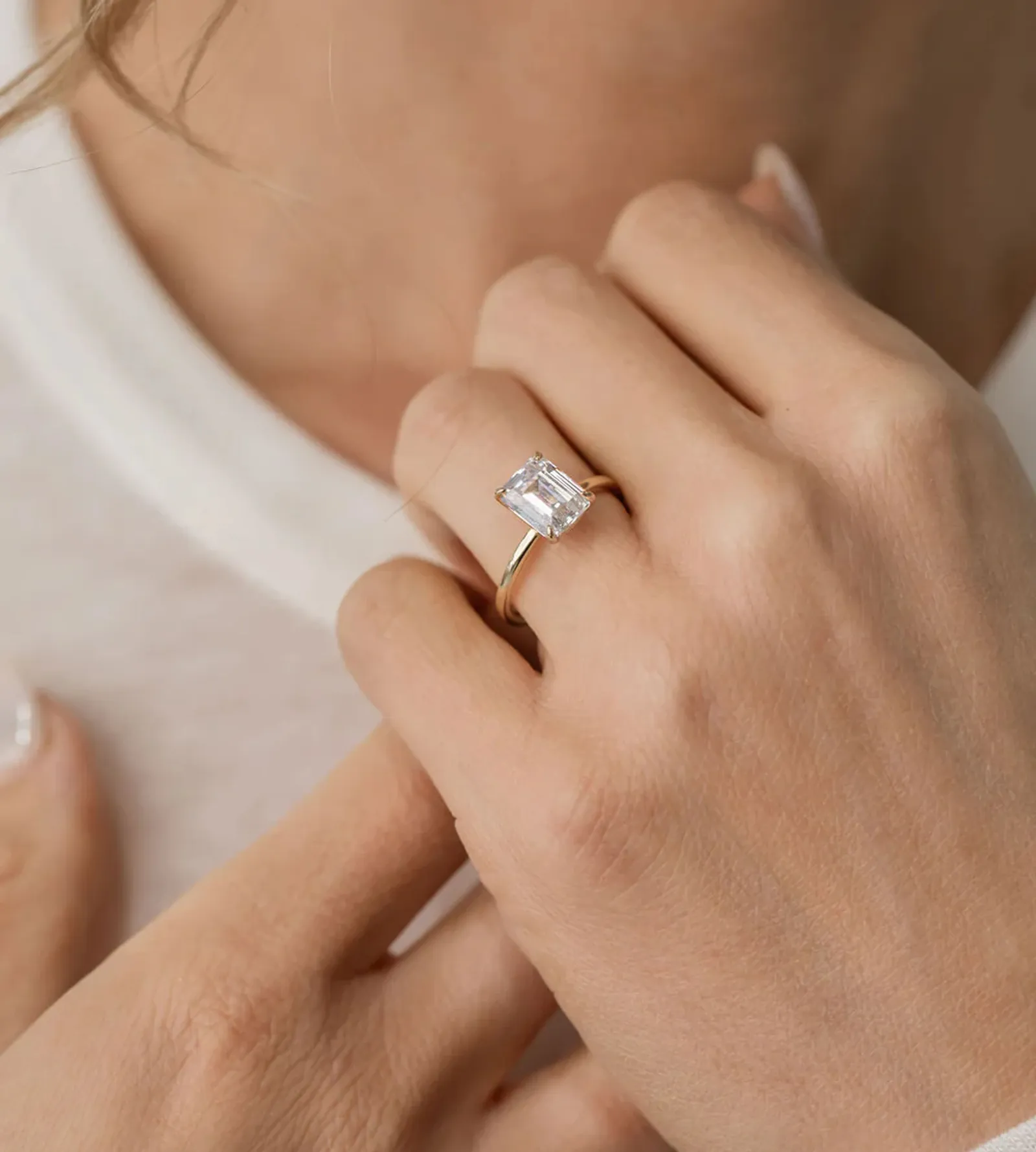 Cincin Solitaire: Model Klasik yang Tak Lekang oleh Waktu