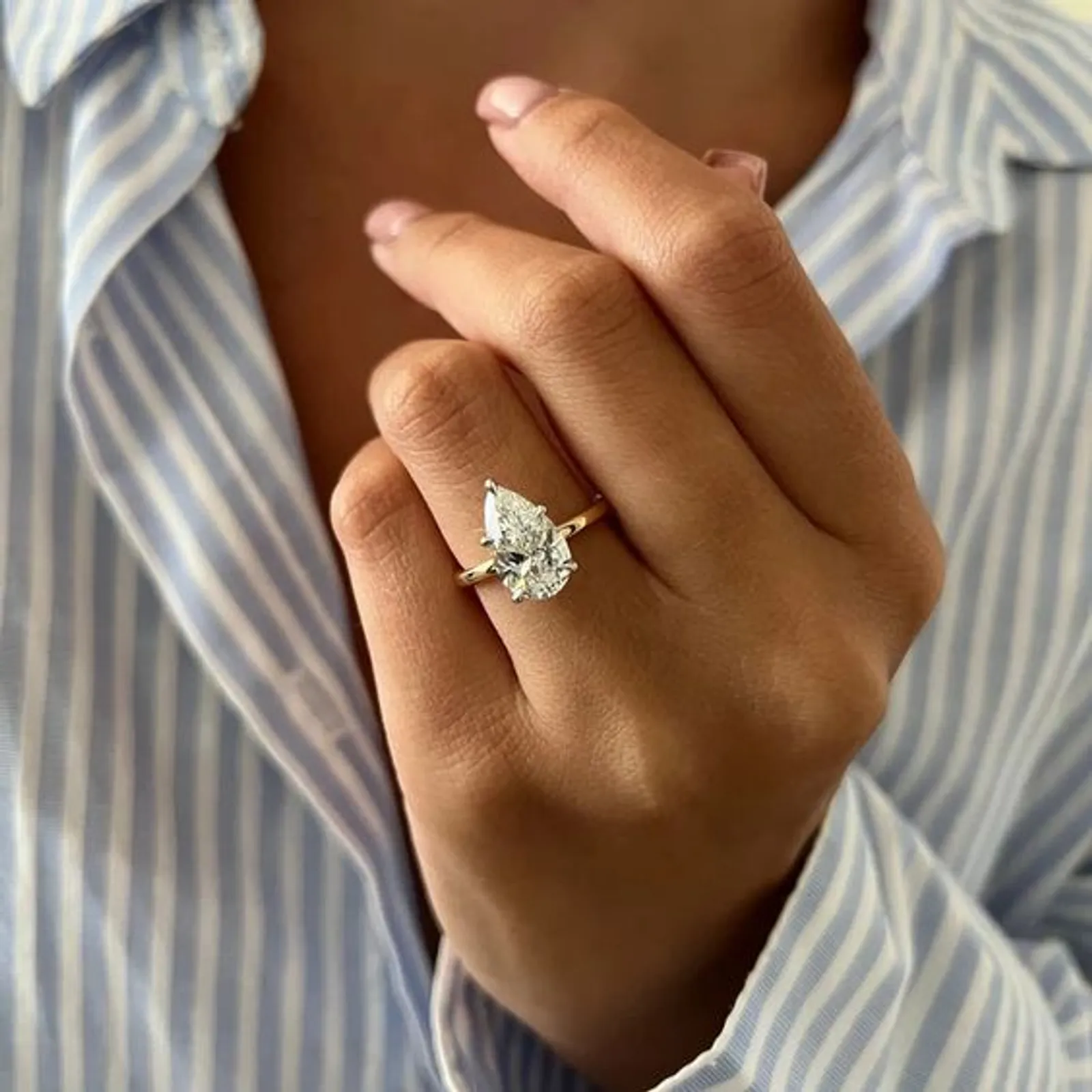 Cincin Solitaire: Model Klasik yang Tak Lekang oleh Waktu