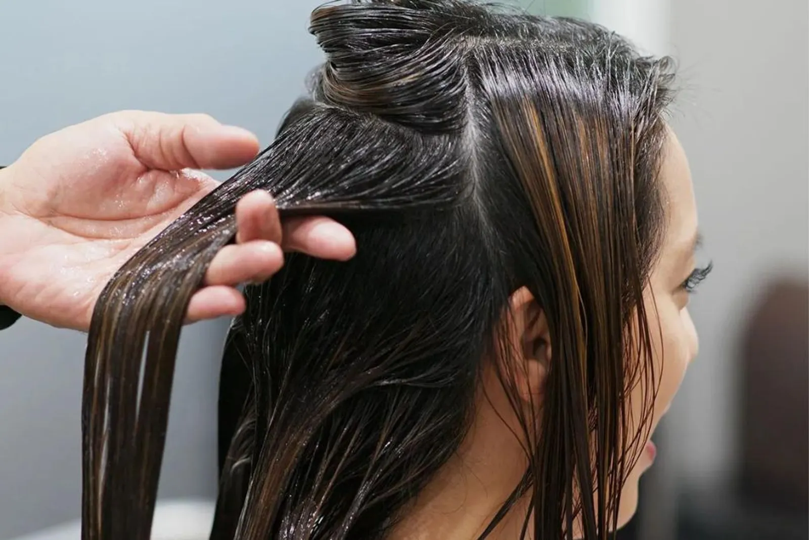 Perming Rambut: Jenis, Langkah-langkah, dan Cara Perawatan  