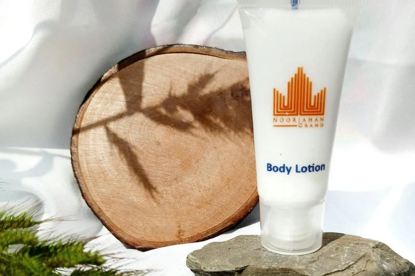 6 Perbedaan Body Lotion dan Body Serum, Apa Saja?