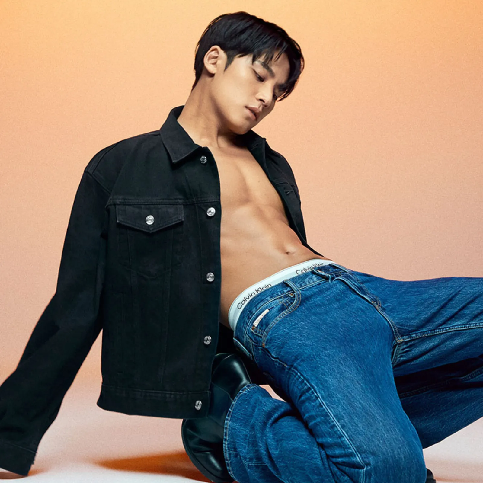 Mingyu 'SEVENTEEN' Debut di Campaign Terbaru Calvin Klein