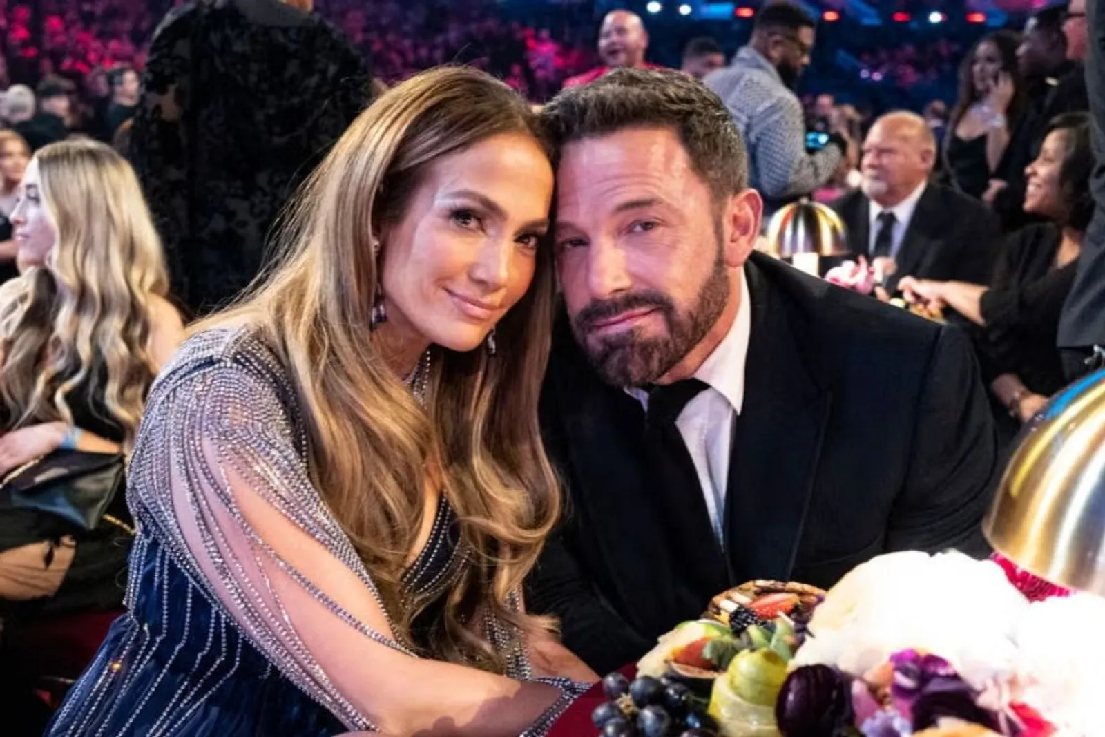 Dua Tahun Menikah, Jennifer Lopez Gugat Cerai Ben Affleck