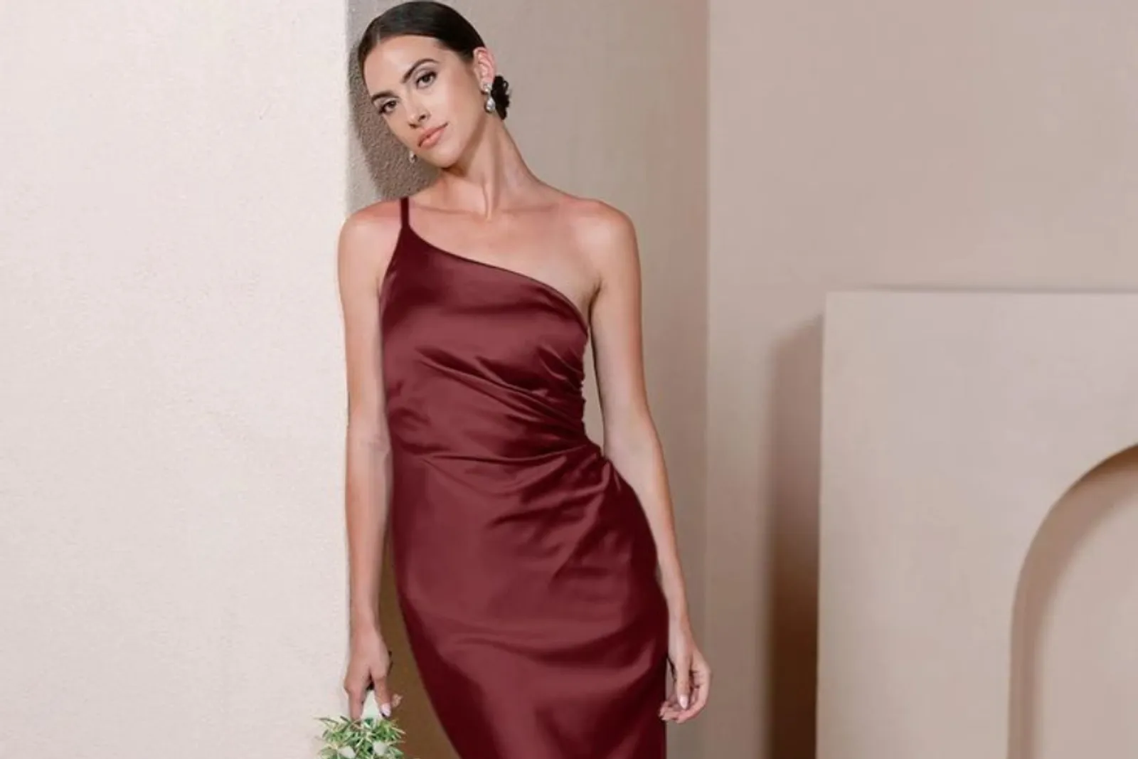 10 Model Baju Bridesmaid Satin Polos Aneka Warna, Stylish!