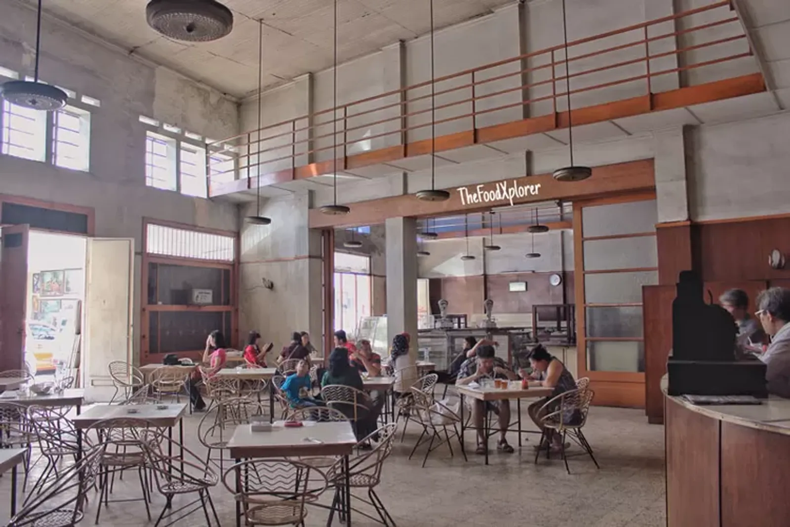 7 Restoran Legendaris Ini Telah Ada Sebelum Republik Indonesia Berdiri