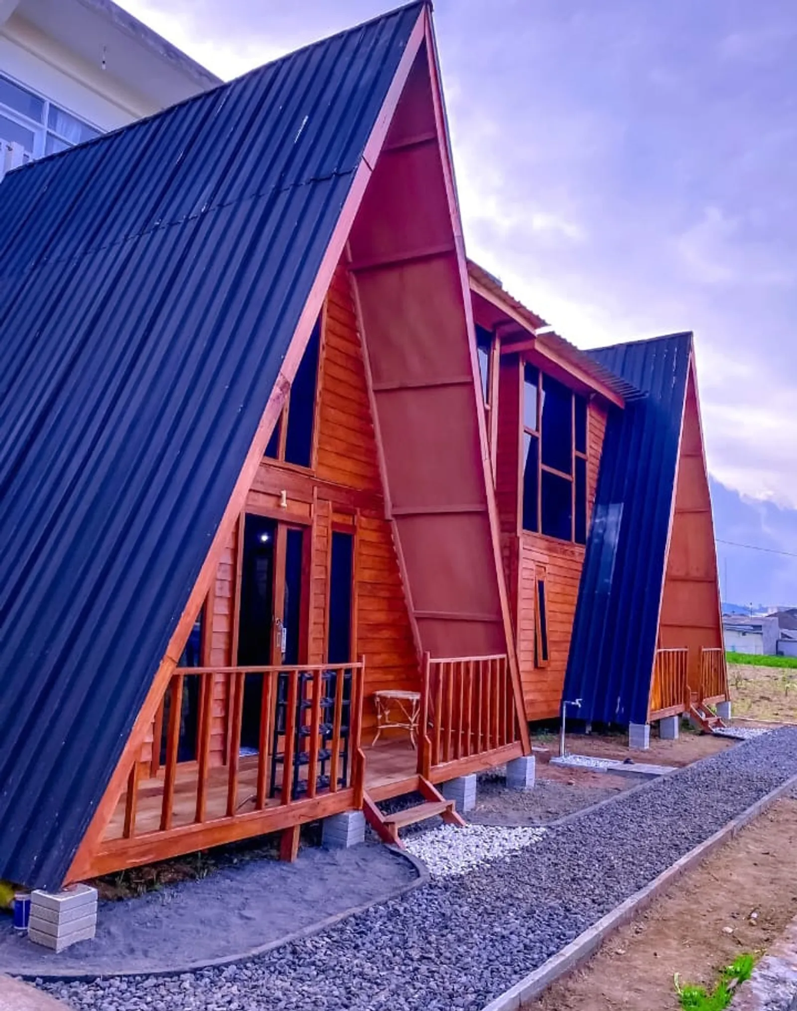 8 Glamping di Dieng, Terjangkau dan Punya Pemandangan Indah