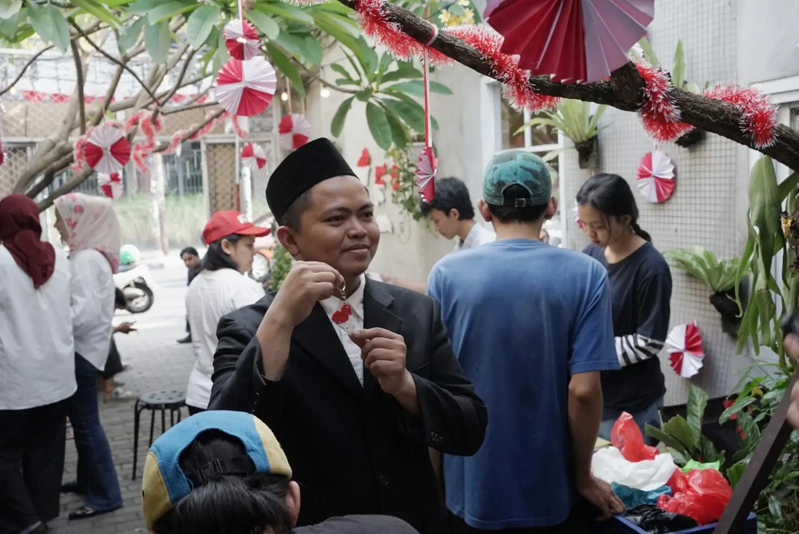 Dua Tahun Usia Toserbaku, Tumbuh Bersama Tetangga Tuku