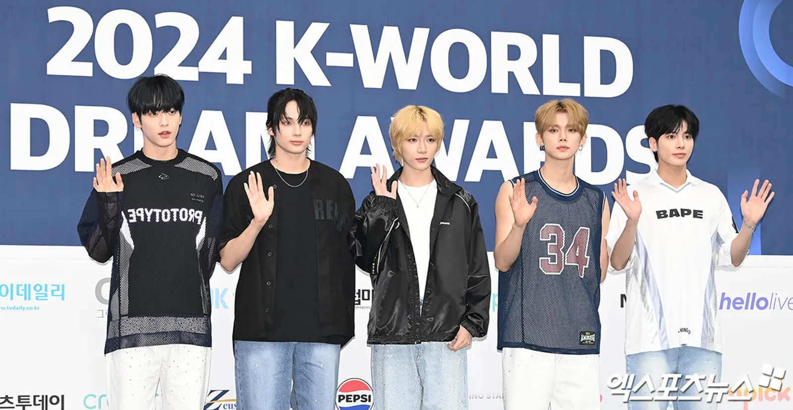 Deretan Gaya Modis K-Idol yang Hadir di K-World Dream Awards 2024