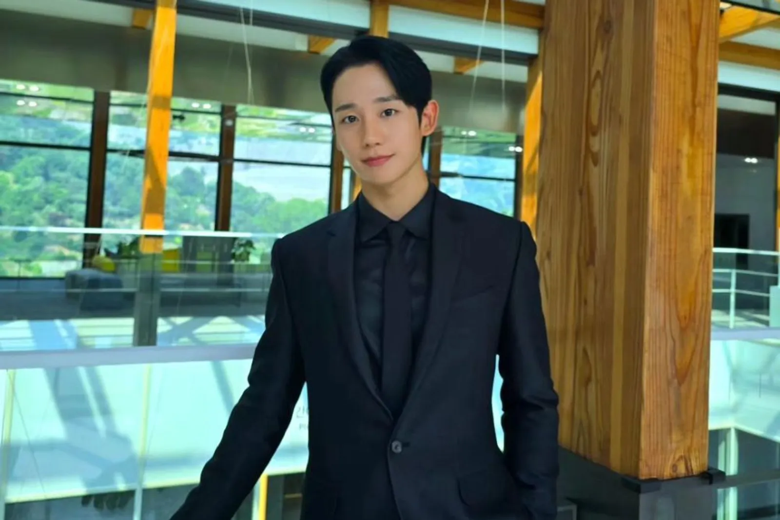 6 Fakta Keluarga Jung Hae In, Kakeknya Filsuf Besar Era Joseon