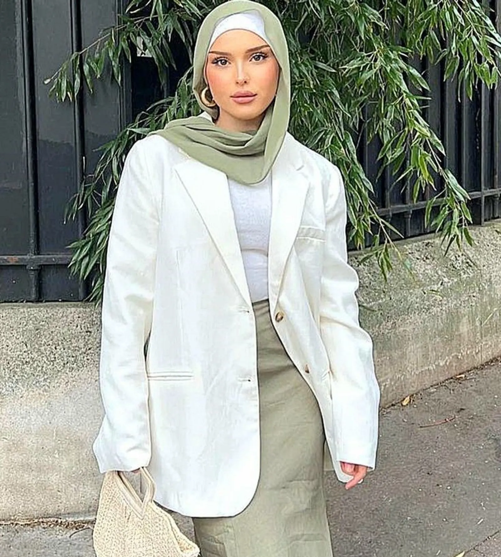 Mix and Match Jilbab Warna Sage Green yang Kalem dan Anggun