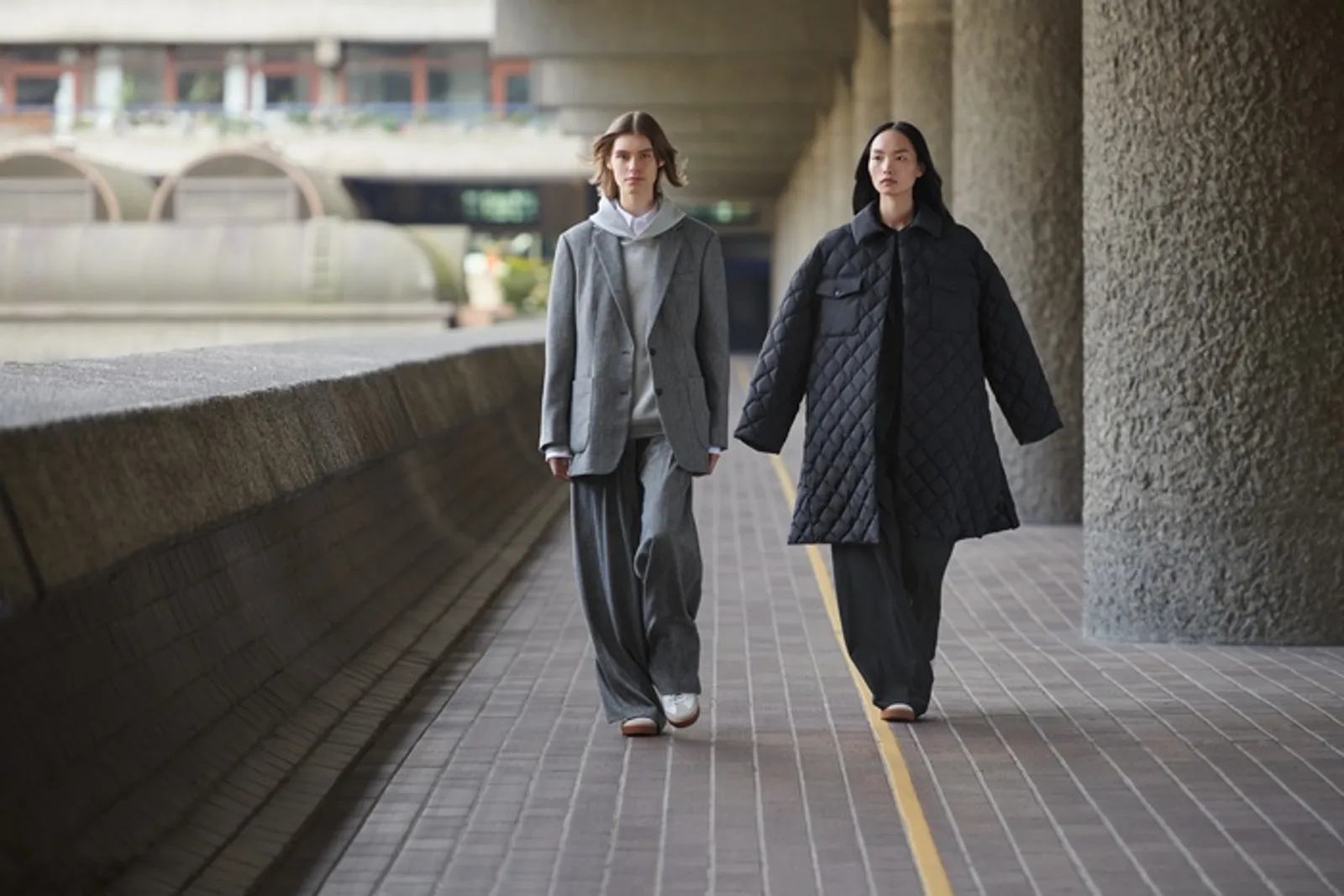 UNIQLO: C Fall 2024 x Clare Waight Keller Rilis Koleksi Pakaian Pria