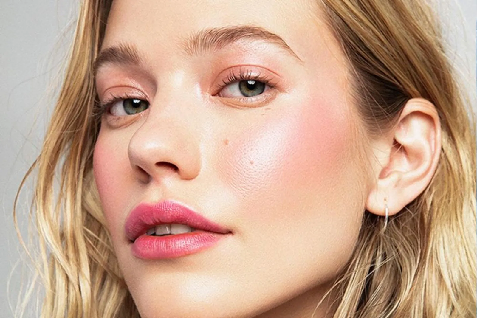 Cream Blush: Rahasia Tampil Natural dan Segar Sepanjang Hari 