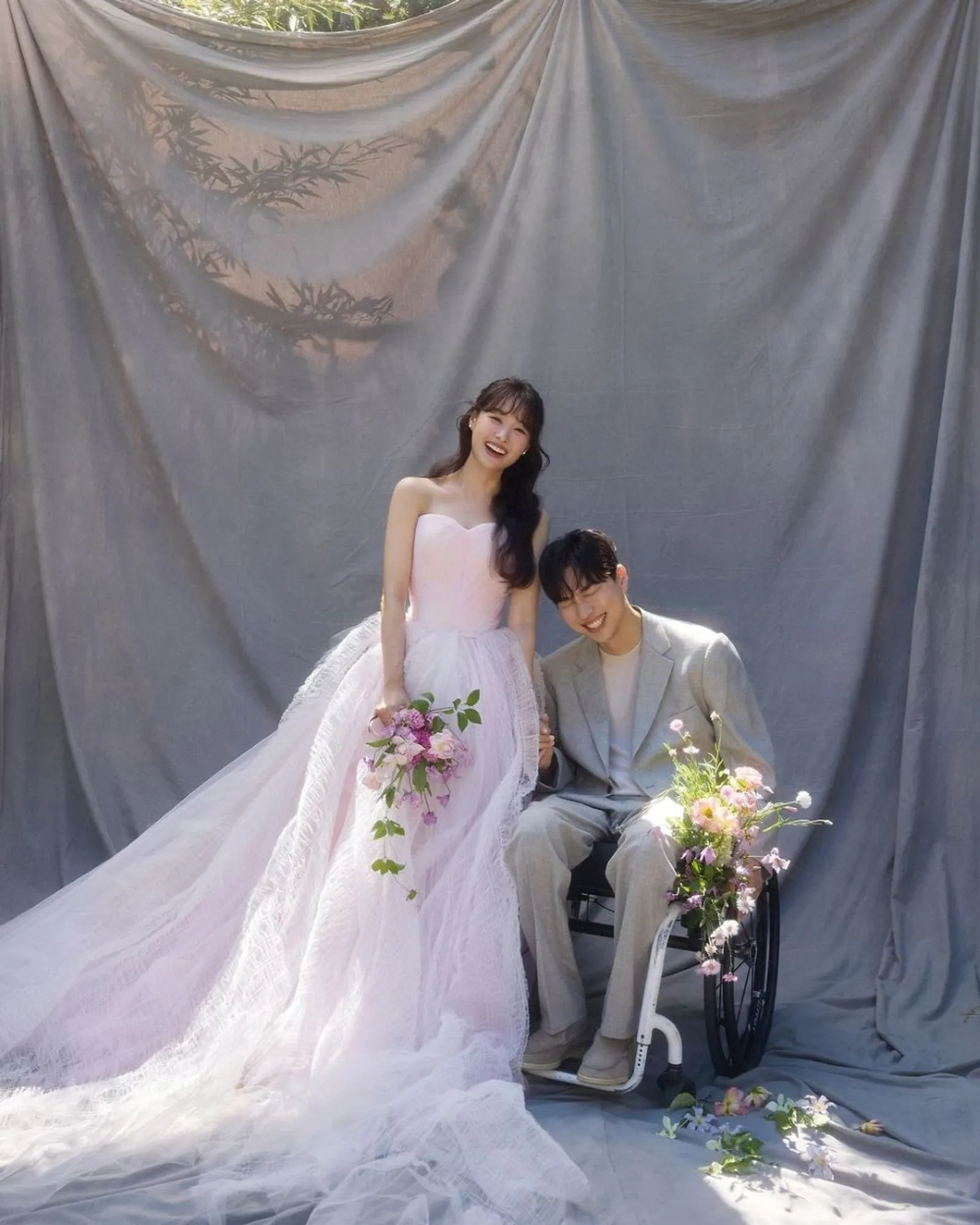 Dikira K-Drama, Ini Potret Pre-Wedding Song Ji Eun dan Park We